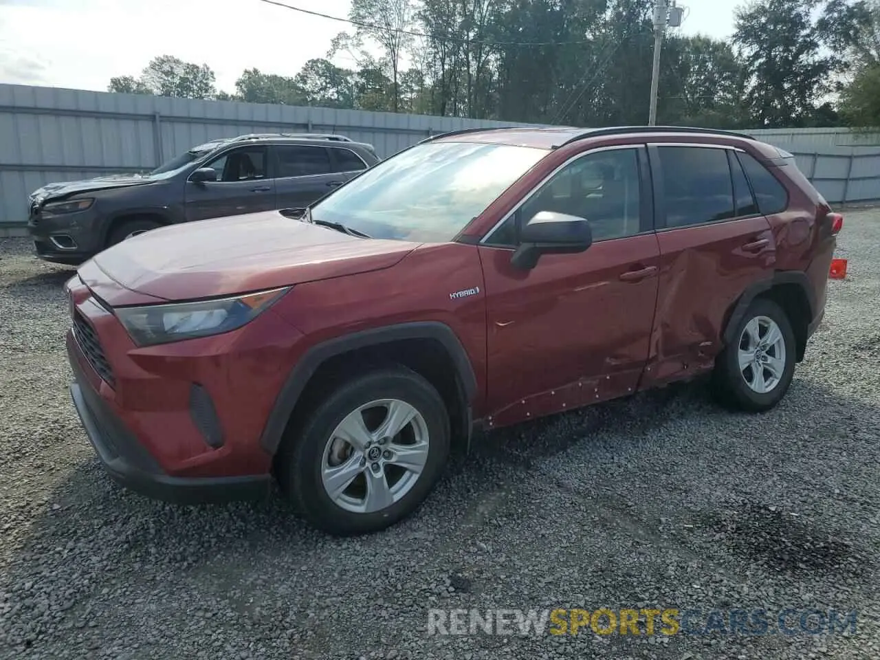 1 Photograph of a damaged car 2T3LWRFV9KW007465 TOYOTA RAV4 2019