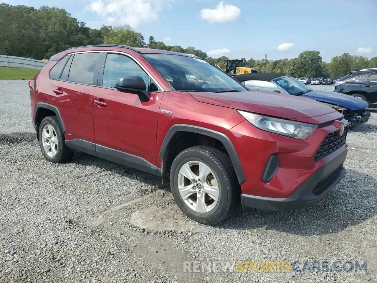 4 Photograph of a damaged car 2T3LWRFV9KW007465 TOYOTA RAV4 2019