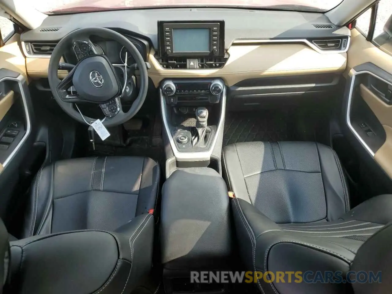 8 Photograph of a damaged car 2T3LWRFV9KW007465 TOYOTA RAV4 2019