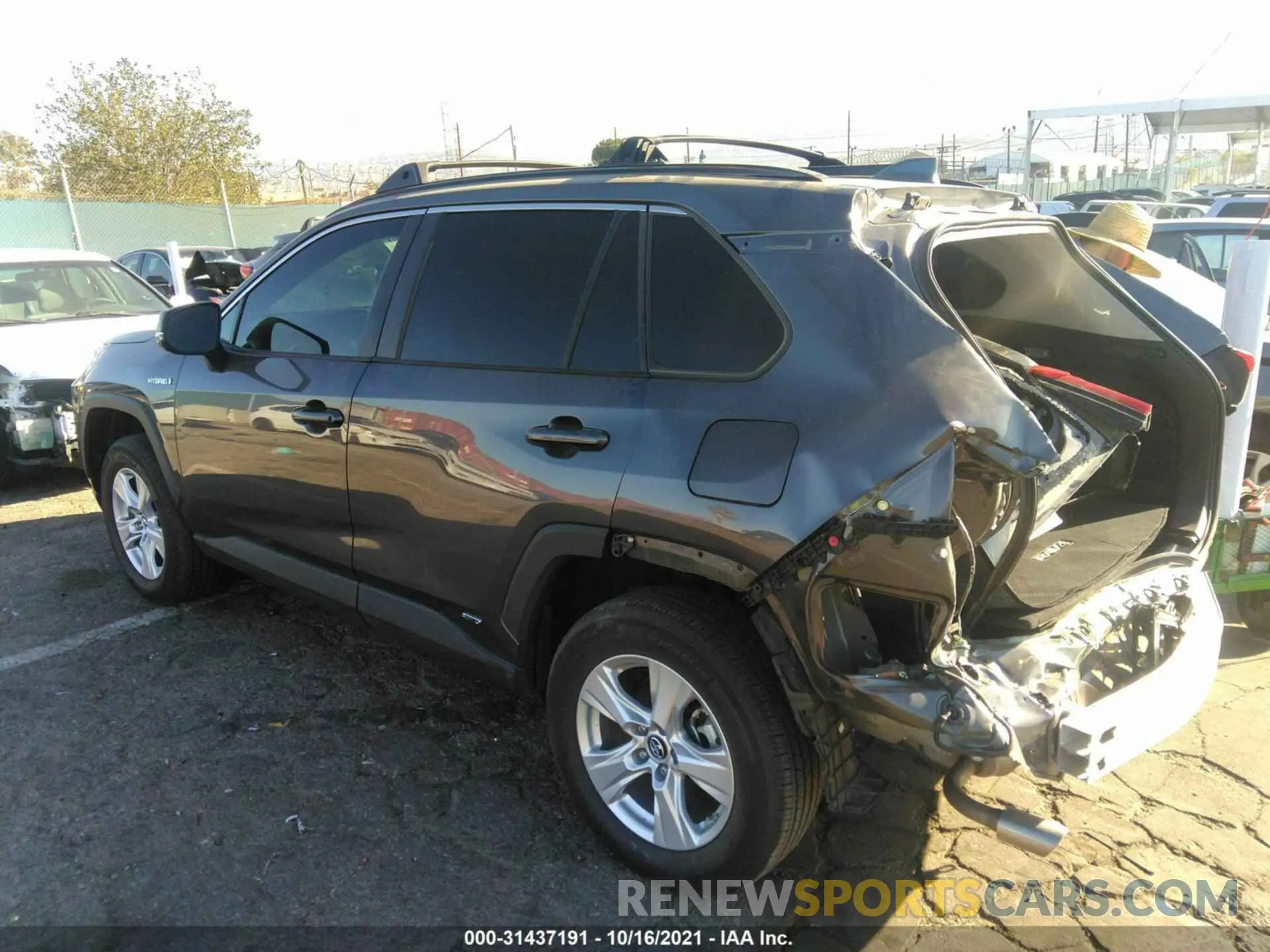 3 Photograph of a damaged car 2T3MWRFV0KW012882 TOYOTA RAV4 2019