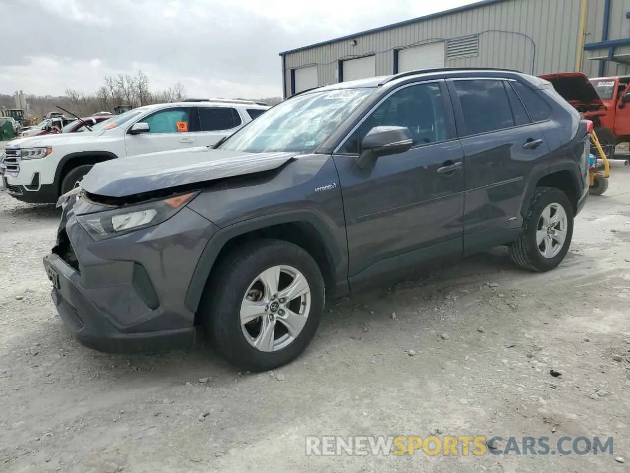 1 Photograph of a damaged car 2T3MWRFV6KW033672 TOYOTA RAV4 2019