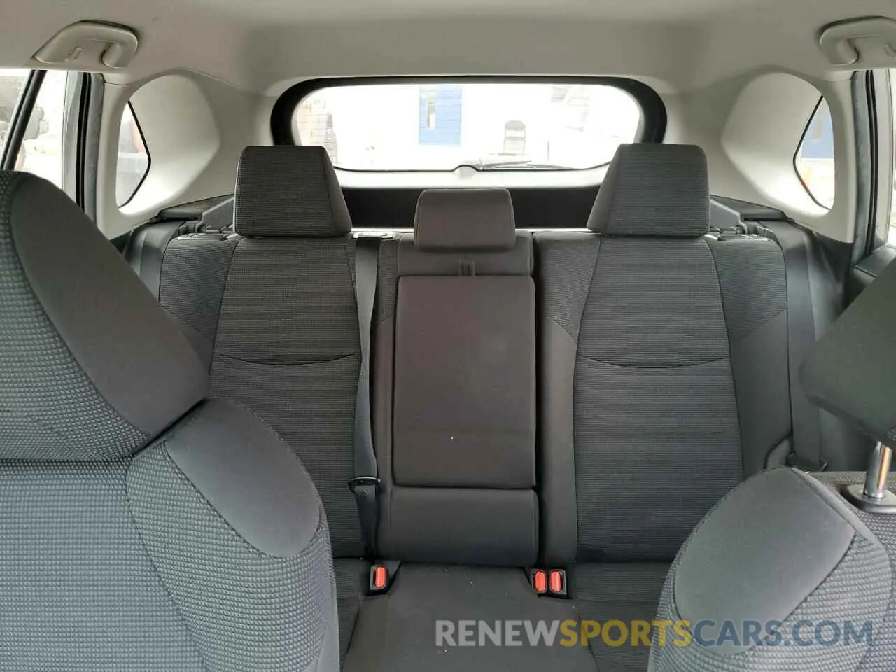 10 Photograph of a damaged car 2T3MWRFV6KW033672 TOYOTA RAV4 2019