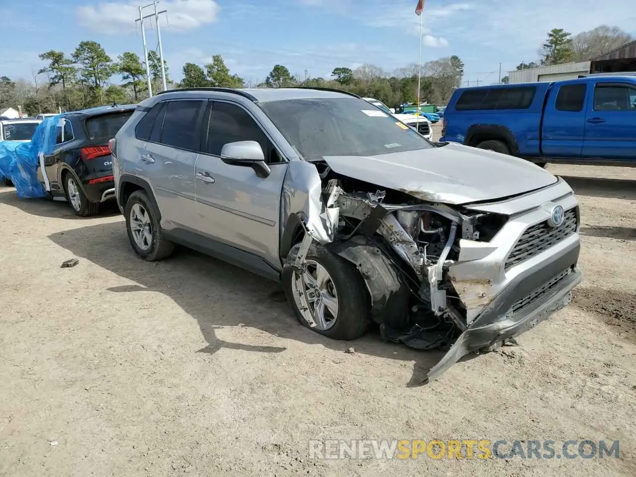 4 Photograph of a damaged car 2T3MWRFV7KW026312 TOYOTA RAV4 2019