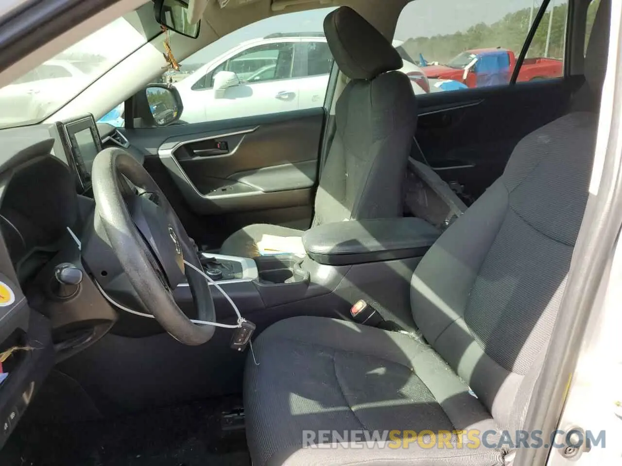 7 Photograph of a damaged car 2T3MWRFV7KW026312 TOYOTA RAV4 2019