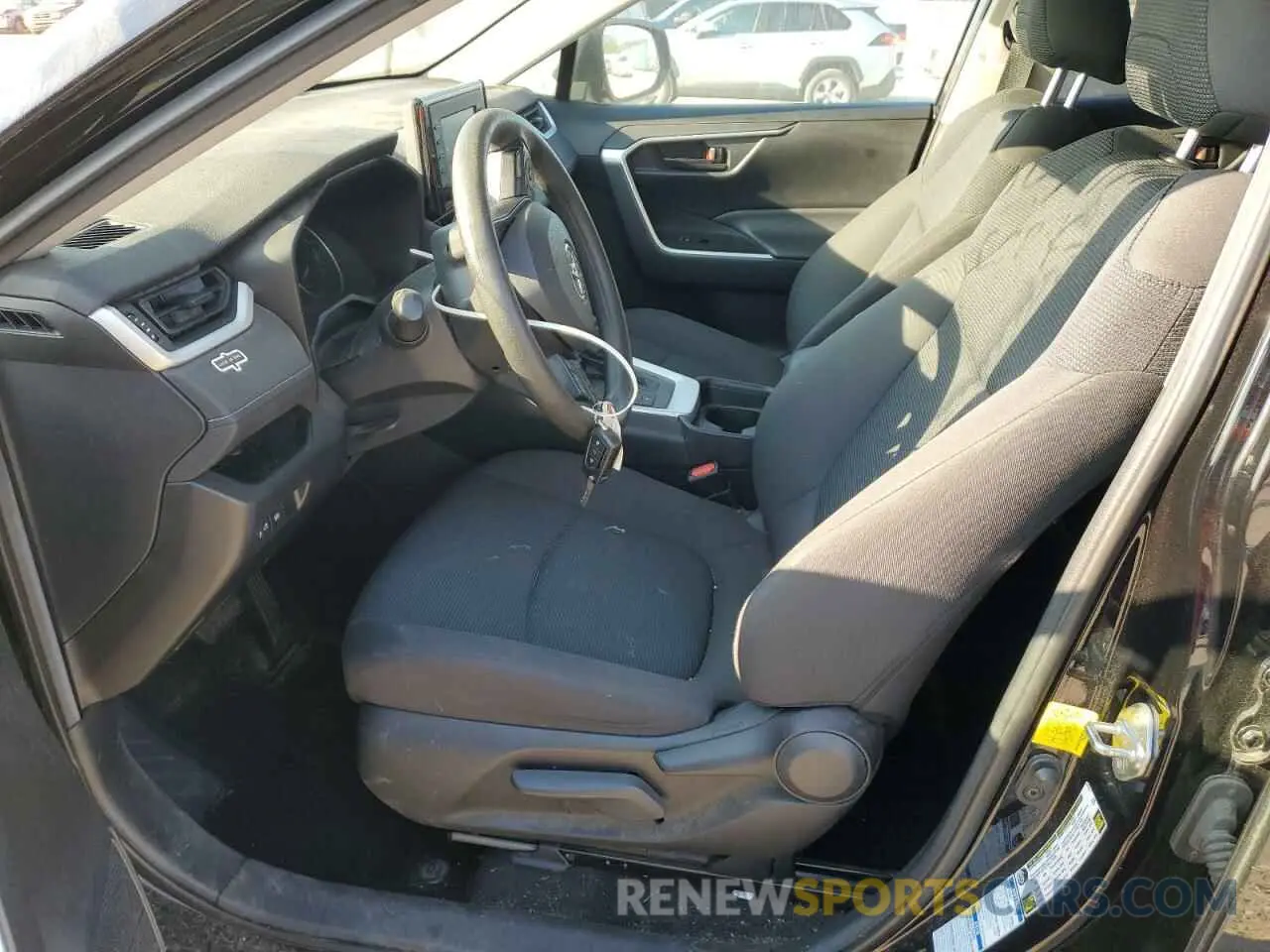 7 Photograph of a damaged car 2T3MWRFV8KW041532 TOYOTA RAV4 2019