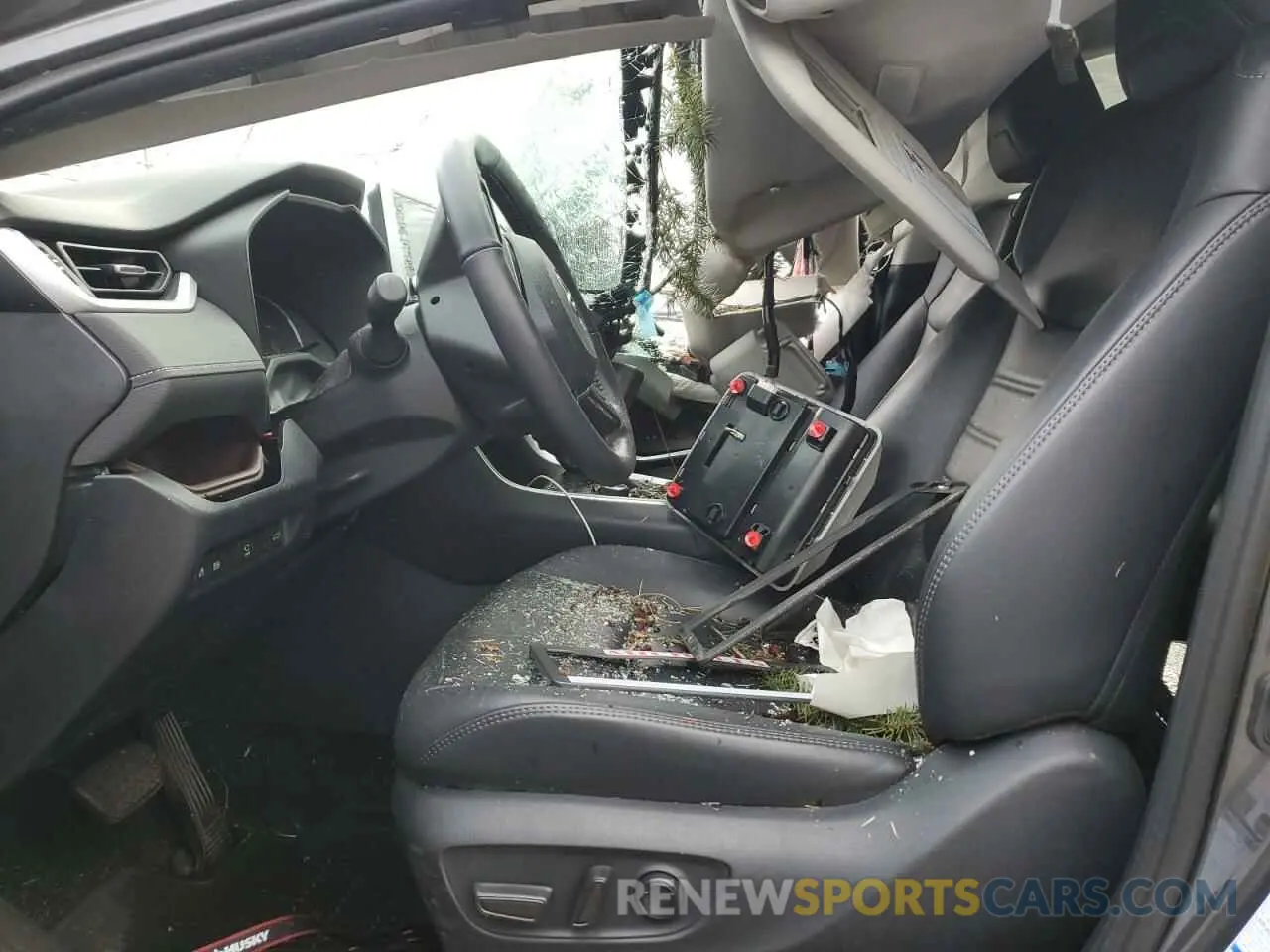 7 Photograph of a damaged car 2T3N1RFV0KC017231 TOYOTA RAV4 2019