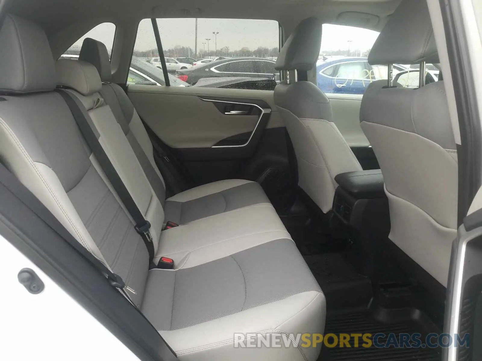 6 Photograph of a damaged car 2T3N1RFV1KW069739 TOYOTA RAV4 2019