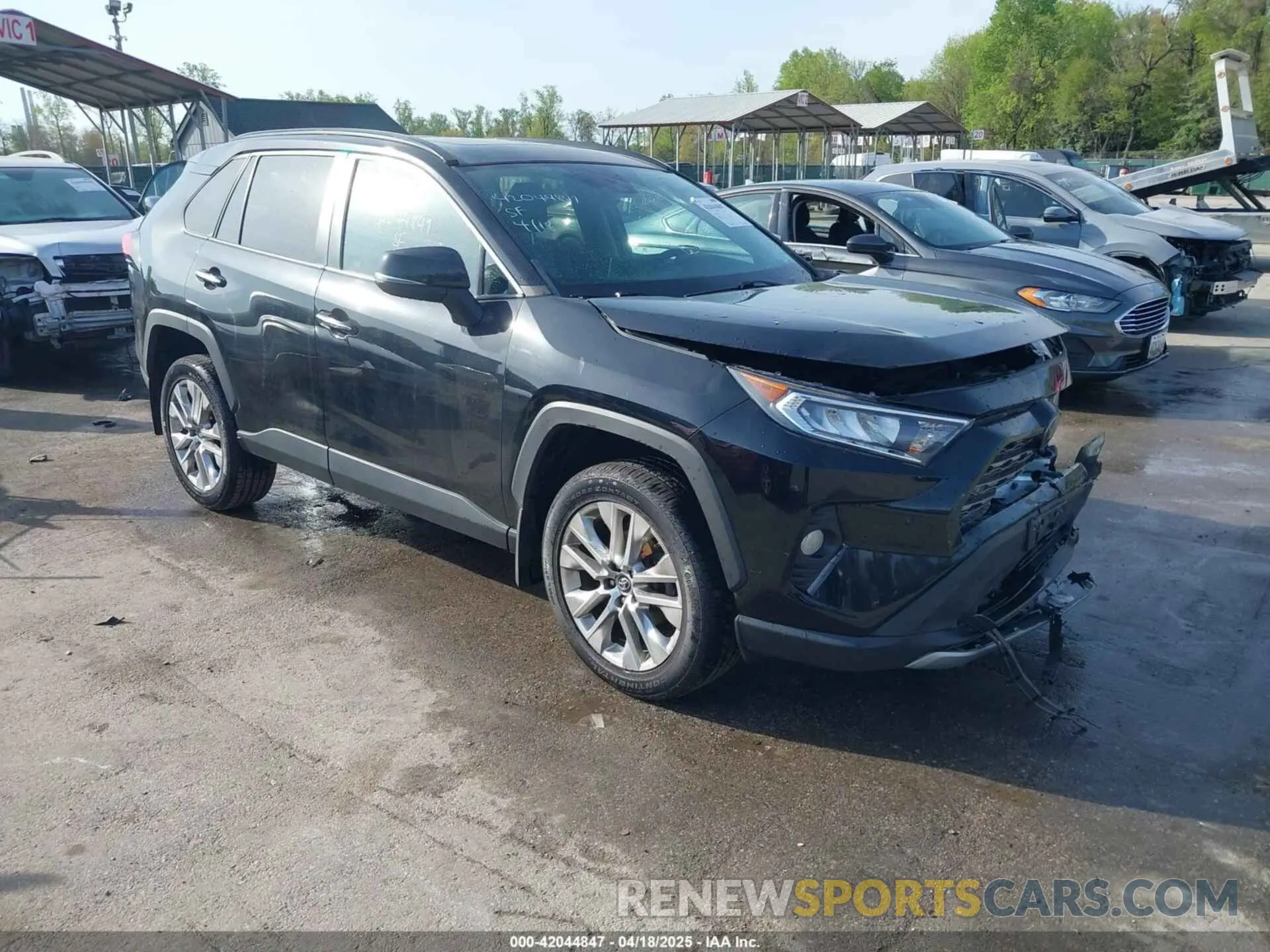 1 Фотография поврежденного автомобиля 2T3N1RFV2KC039246 TOYOTA RAV4 2019