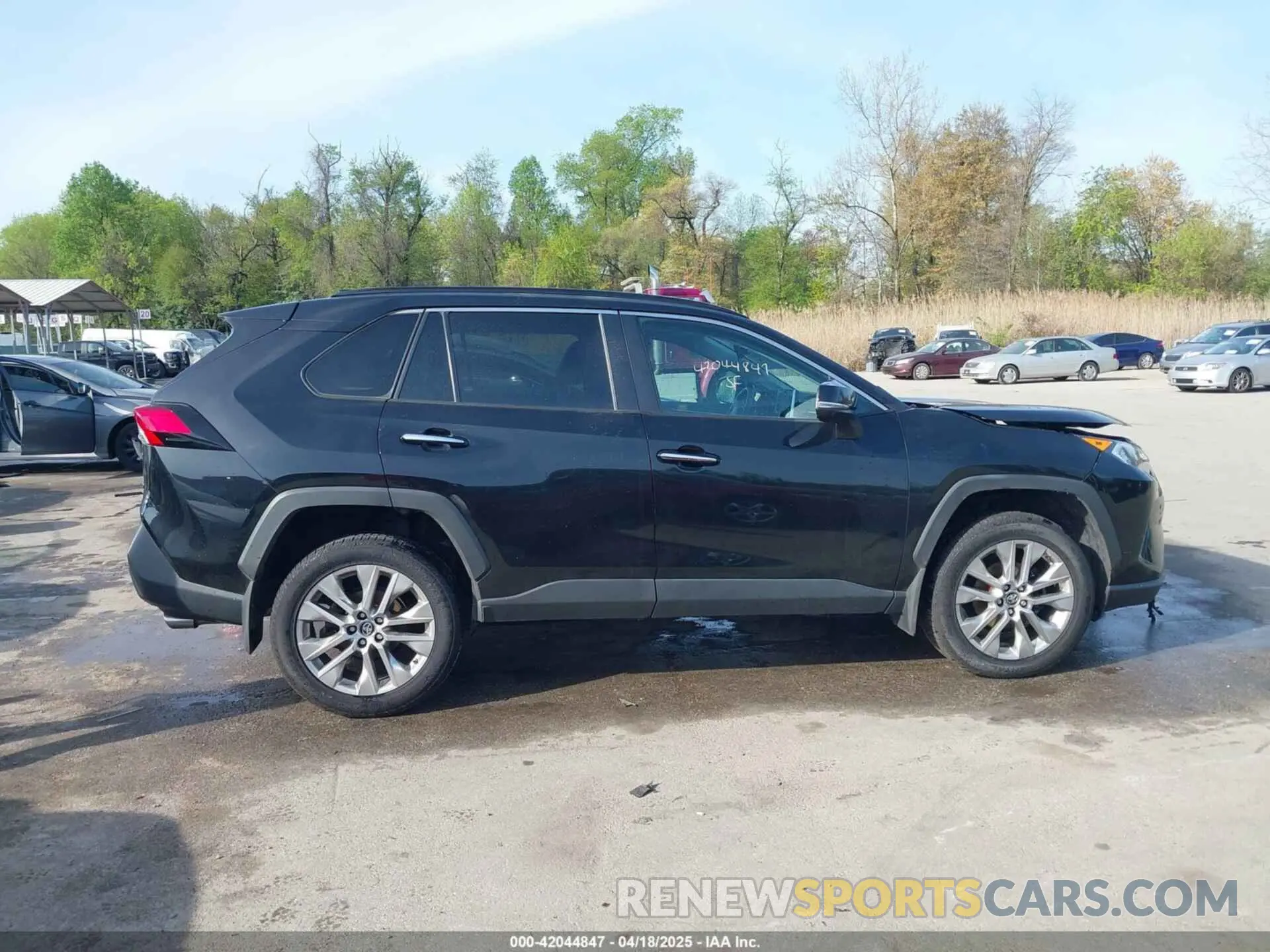 13 Фотография поврежденного автомобиля 2T3N1RFV2KC039246 TOYOTA RAV4 2019