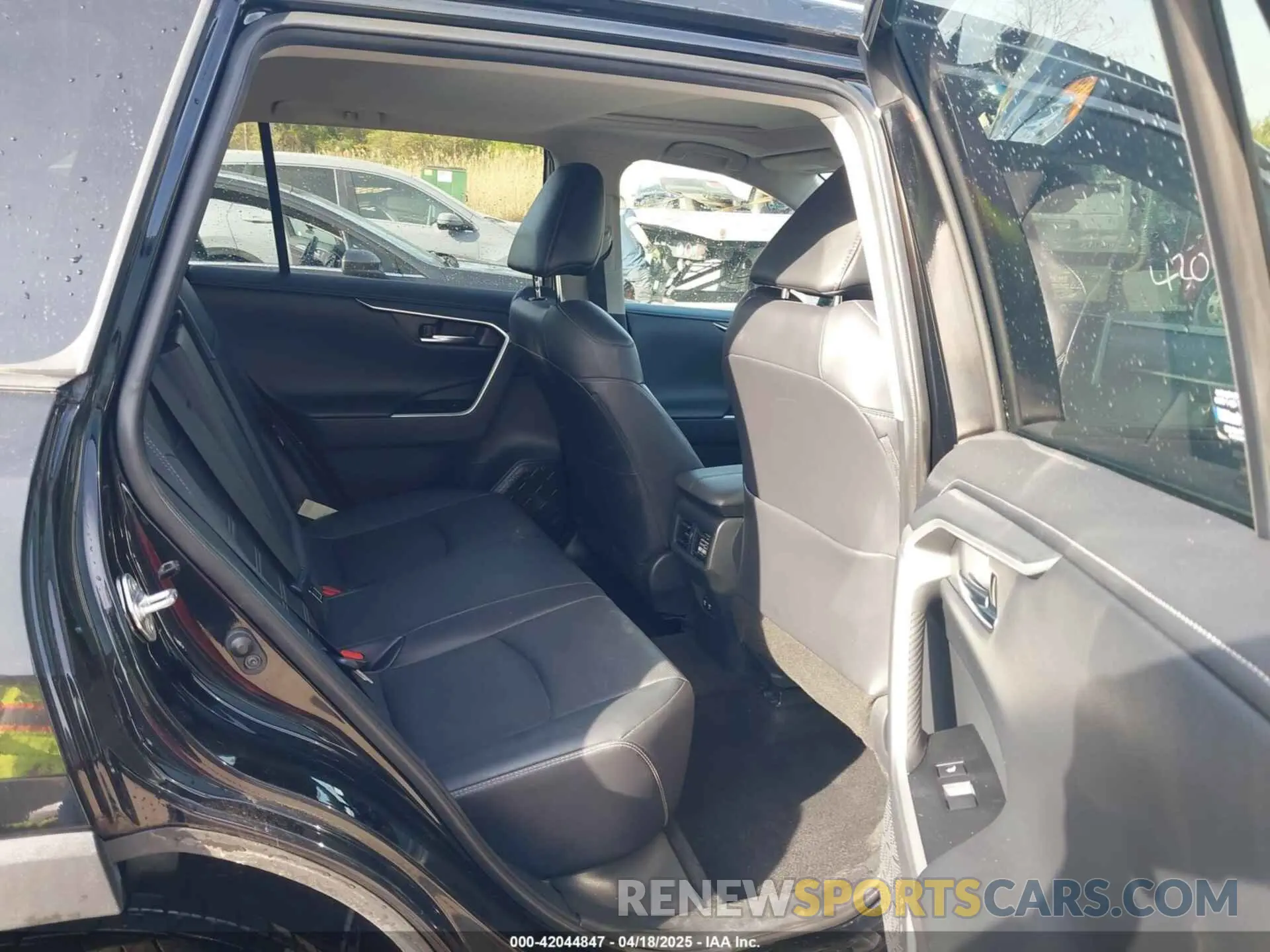 8 Фотография поврежденного автомобиля 2T3N1RFV2KC039246 TOYOTA RAV4 2019