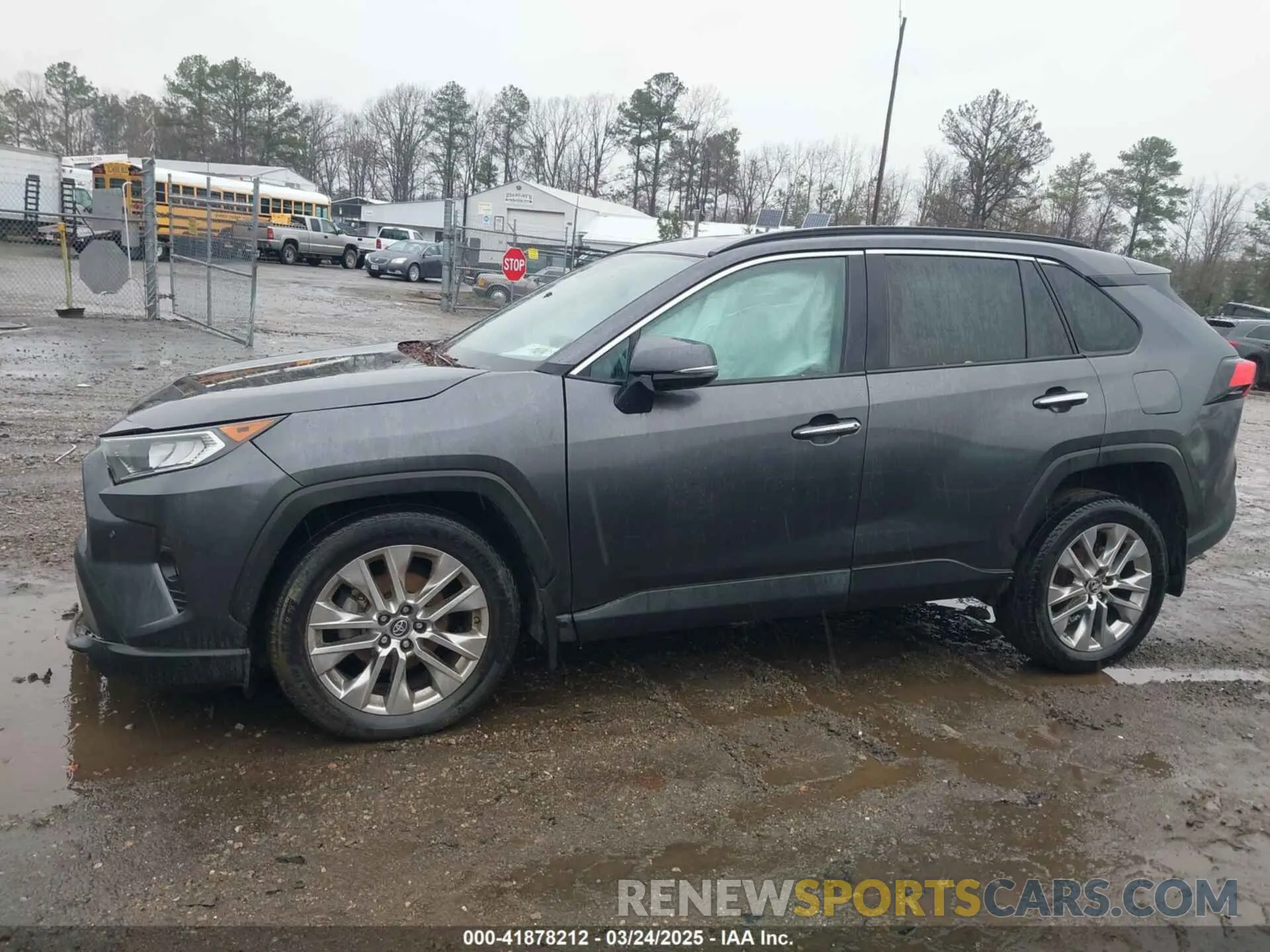 14 Photograph of a damaged car 2T3N1RFV4KC034761 TOYOTA RAV4 2019