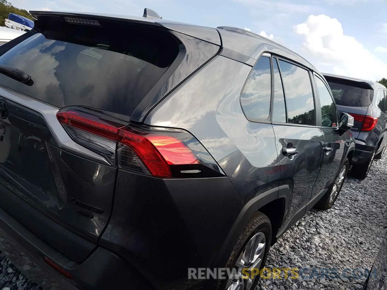4 Фотография поврежденного автомобиля 2T3N1RFV4KC051320 TOYOTA RAV4 2019