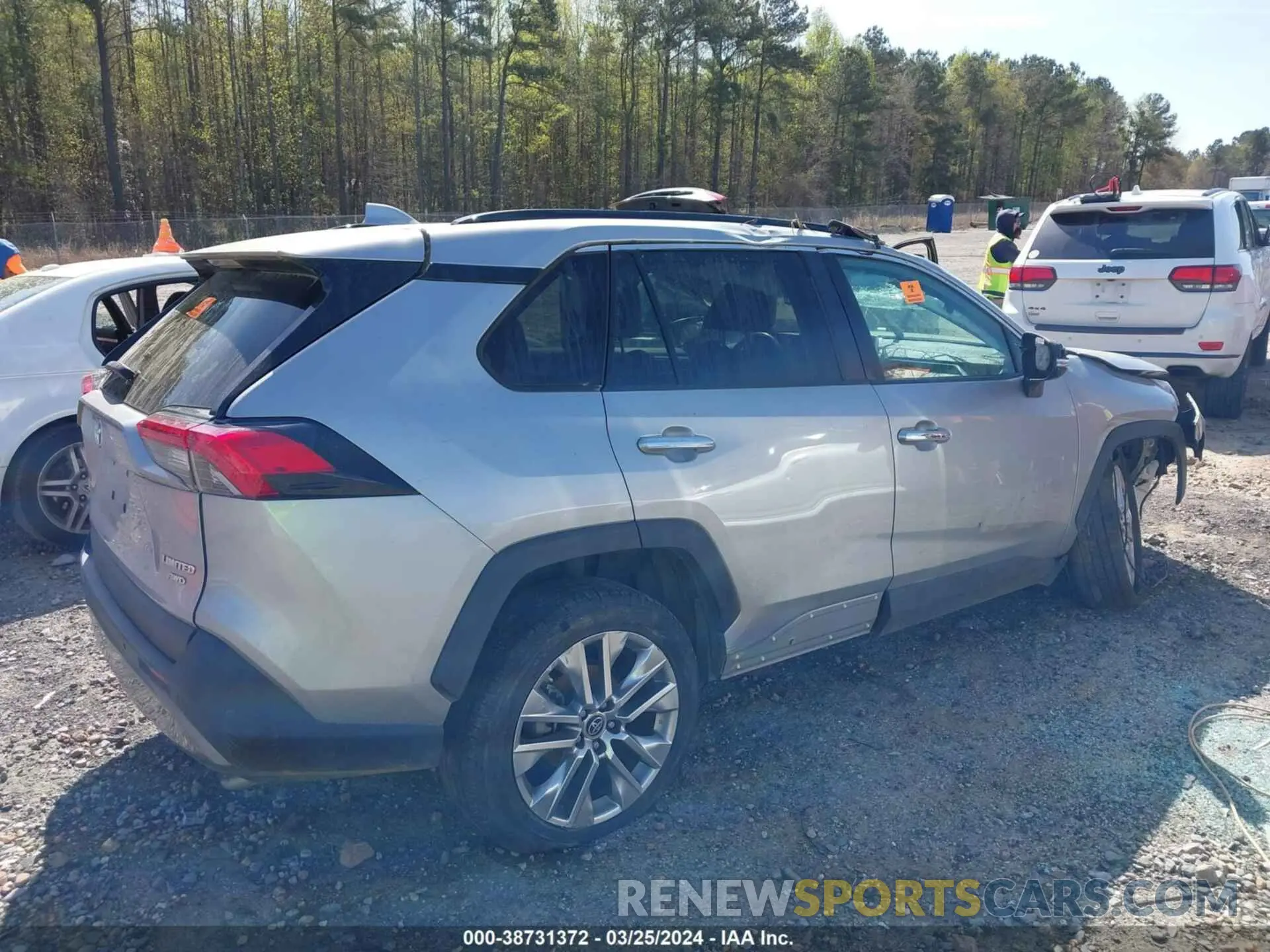 4 Photograph of a damaged car 2T3N1RFV8KW002863 TOYOTA RAV4 2019