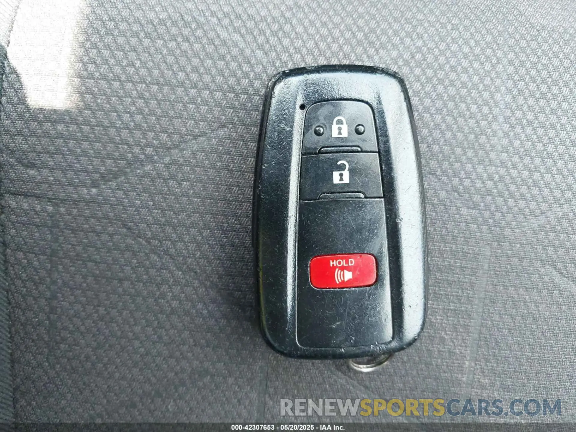 11 Photograph of a damaged car 2T3P1RFV0KC007727 TOYOTA RAV4 2019