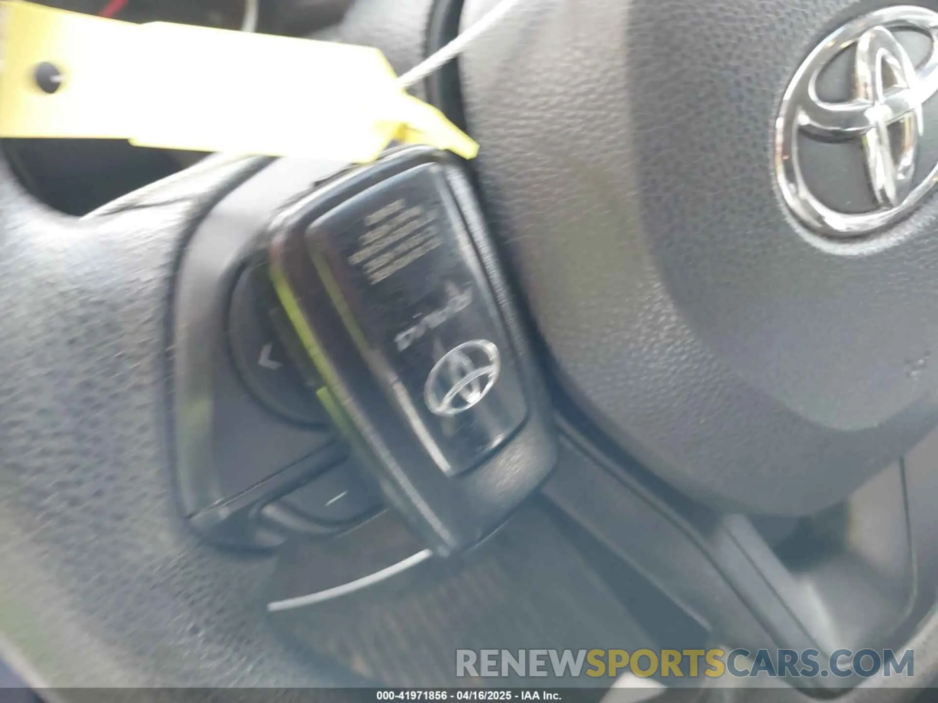 11 Photograph of a damaged car 2T3P1RFV0KC014516 TOYOTA RAV4 2019