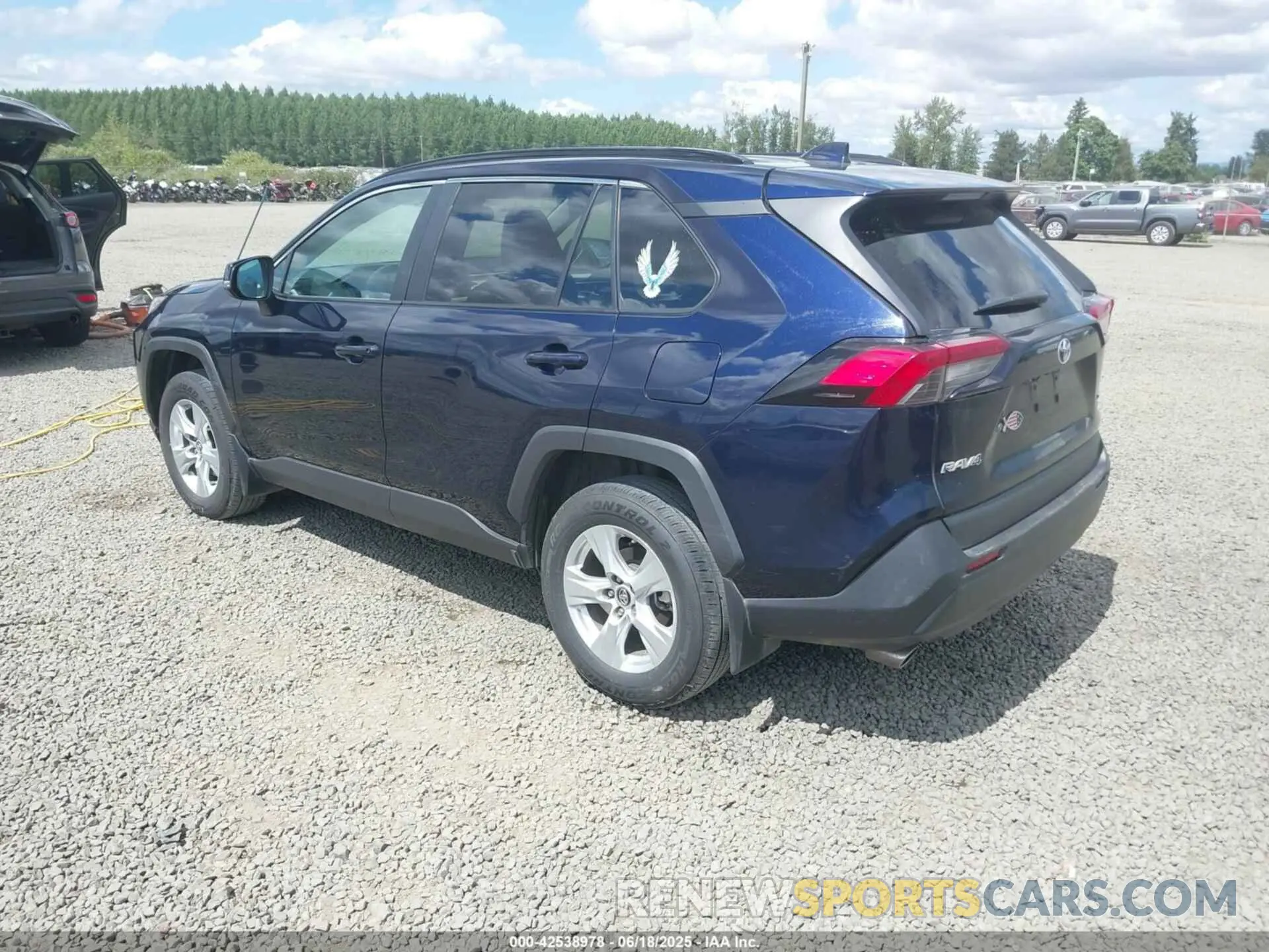 3 Фотография поврежденного автомобиля 2T3P1RFV0KC021630 TOYOTA RAV4 2019