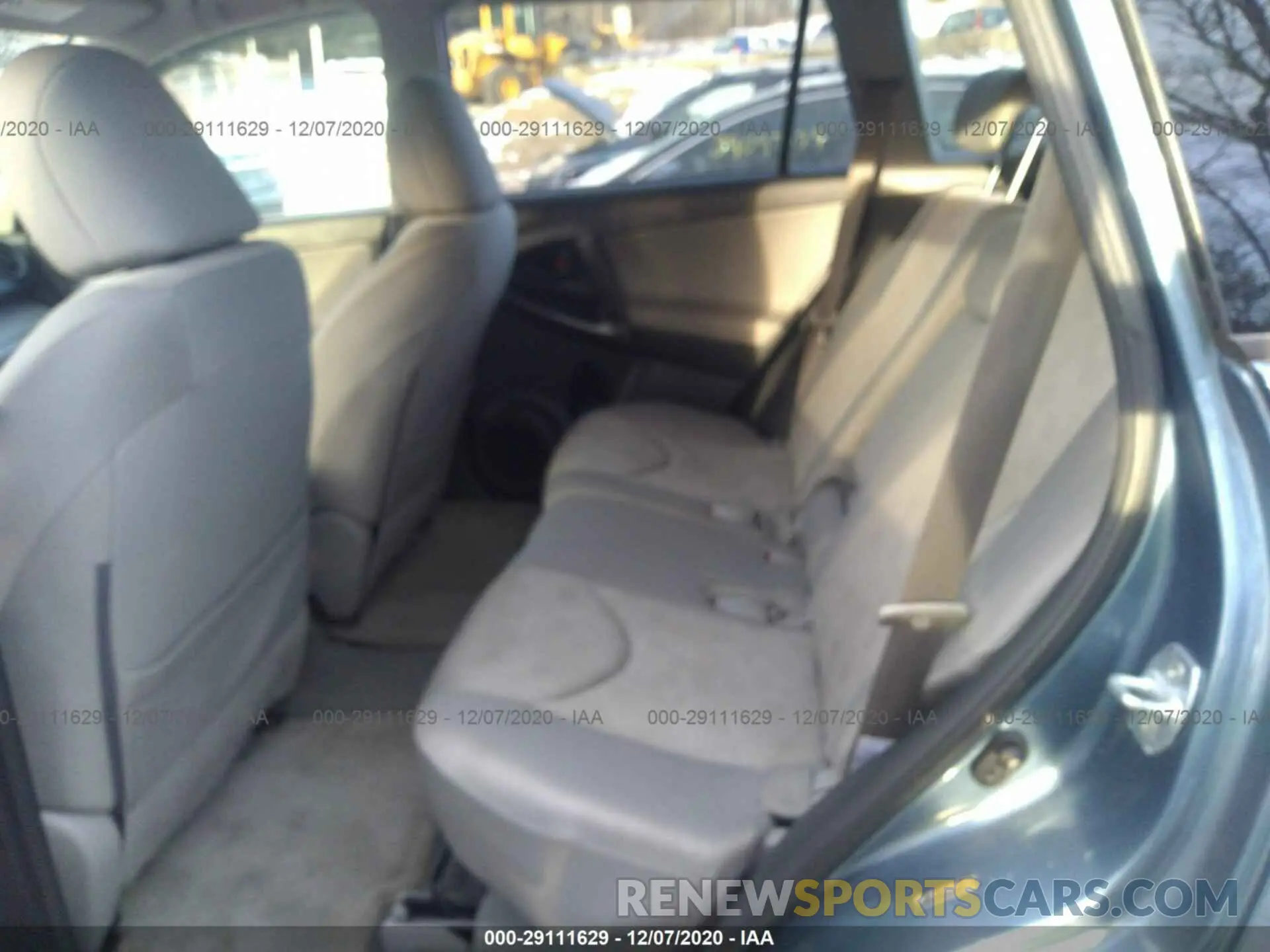 8 Фотография поврежденного автомобиля 2T3P1RFV0KW033565 TOYOTA RAV4 2019