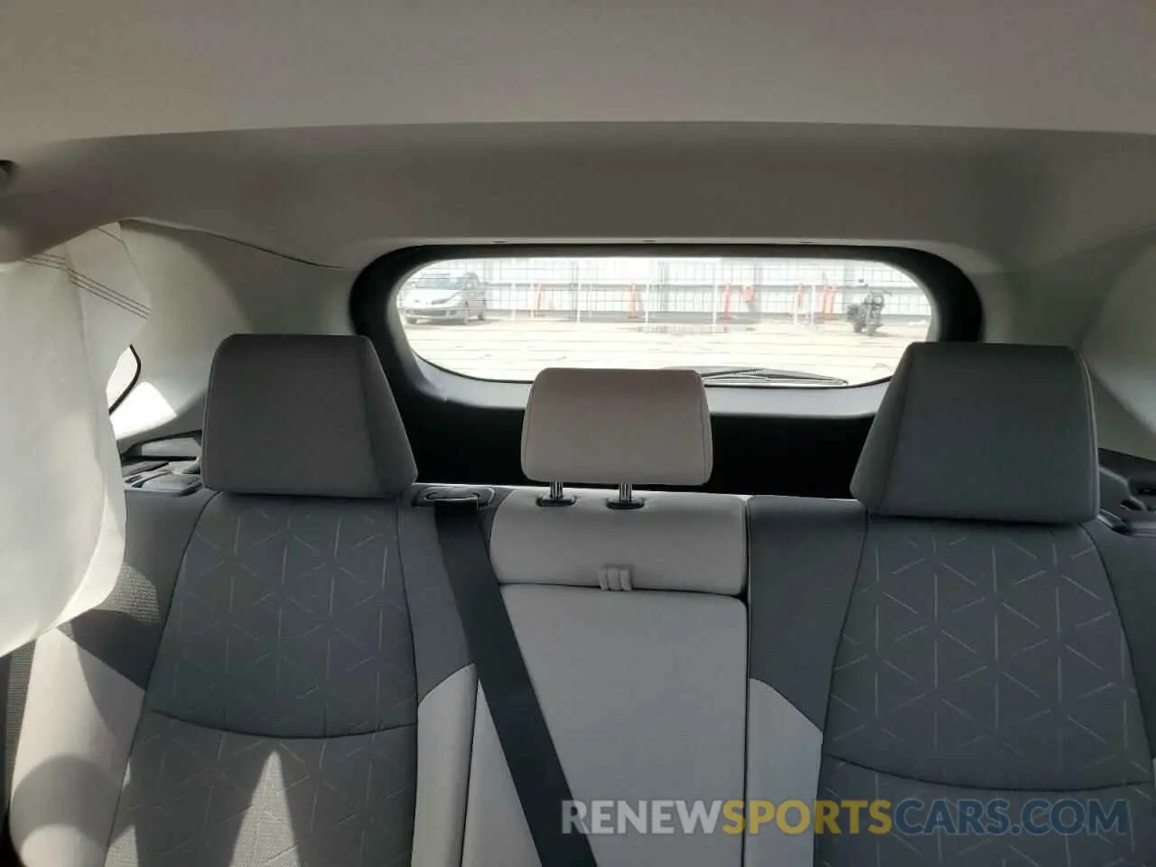 10 Photograph of a damaged car 2T3P1RFV0KW040340 TOYOTA RAV4 2019