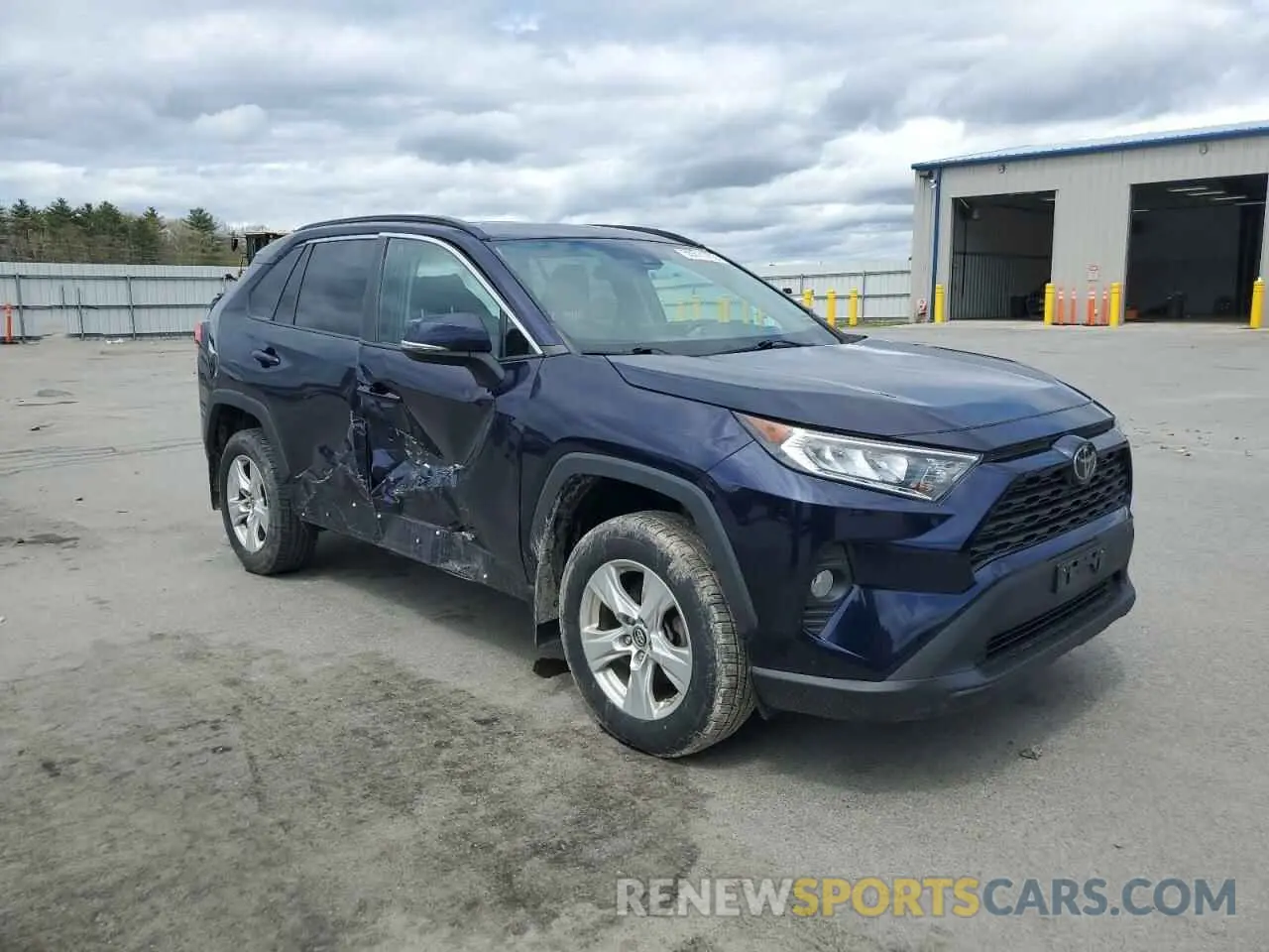 4 Photograph of a damaged car 2T3P1RFV0KW040340 TOYOTA RAV4 2019