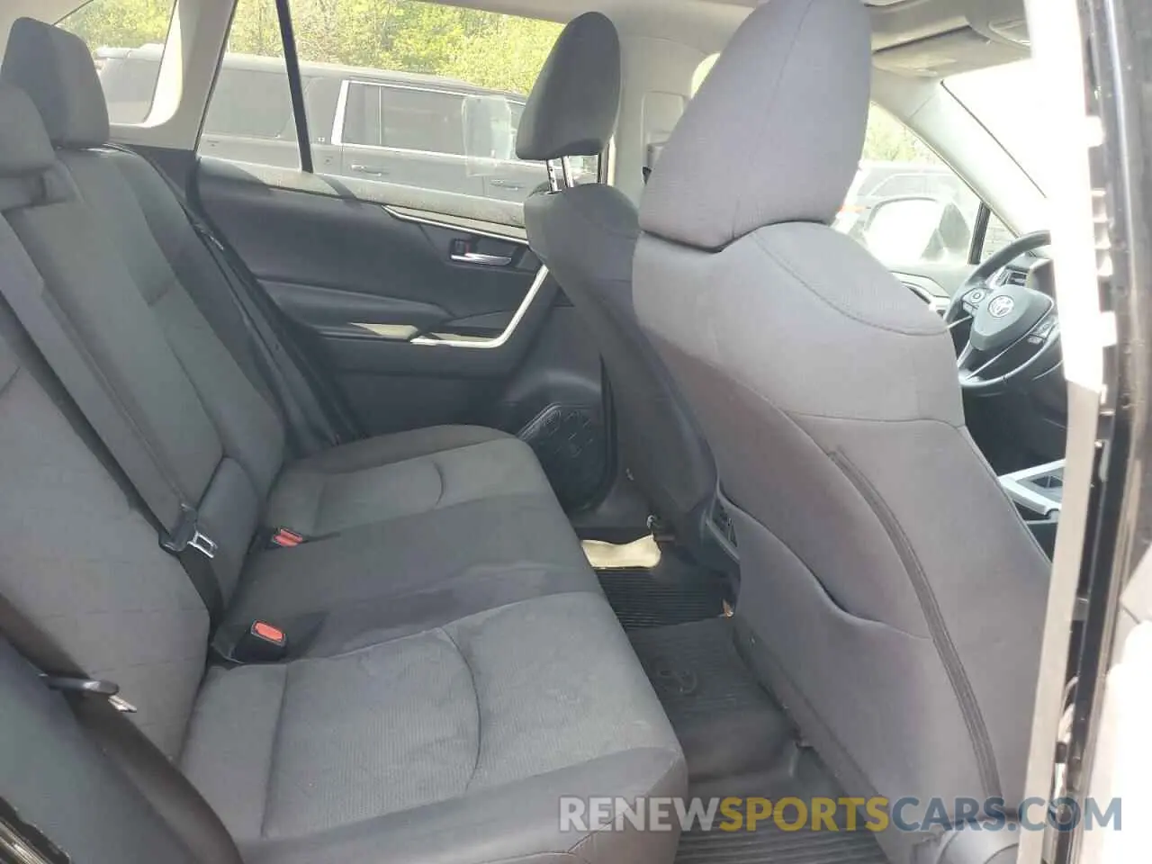 11 Photograph of a damaged car 2T3P1RFV0KW045148 TOYOTA RAV4 2019