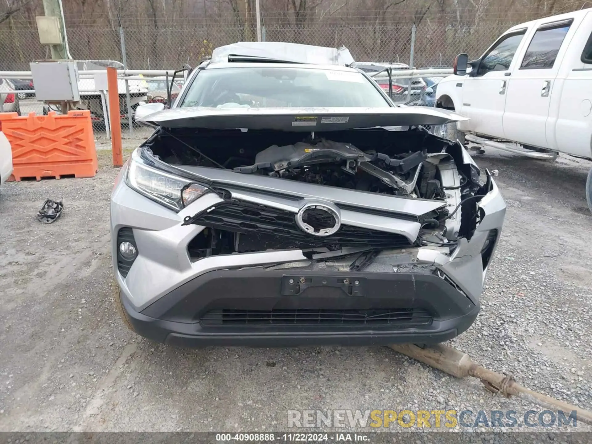 11 Фотография поврежденного автомобиля 2T3P1RFV0KW060670 TOYOTA RAV4 2019