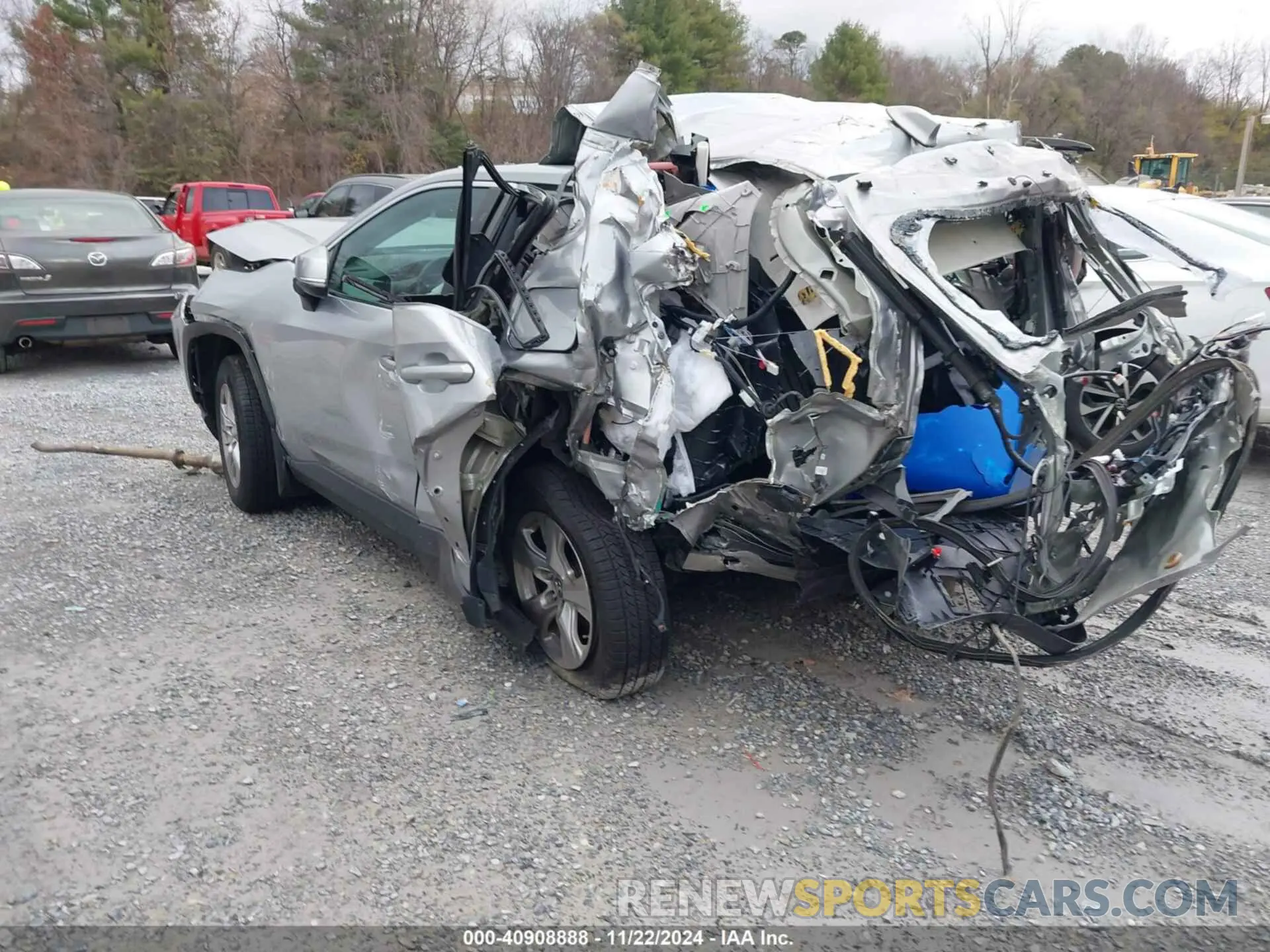 3 Фотография поврежденного автомобиля 2T3P1RFV0KW060670 TOYOTA RAV4 2019