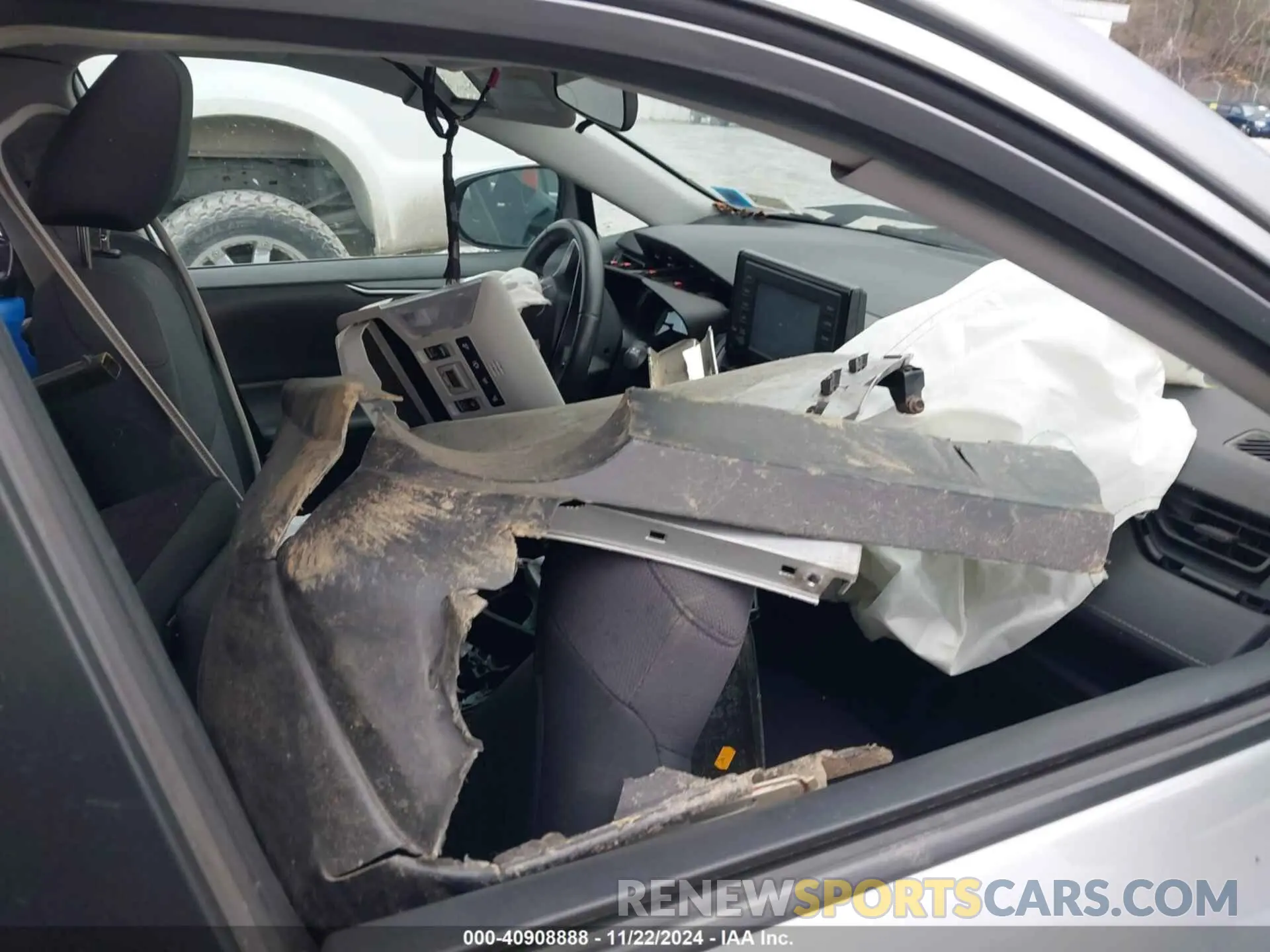 5 Фотография поврежденного автомобиля 2T3P1RFV0KW060670 TOYOTA RAV4 2019
