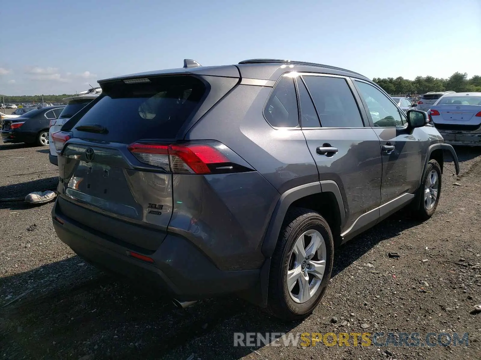 4 Photograph of a damaged car 2T3P1RFV0KW063083 TOYOTA RAV4 2019