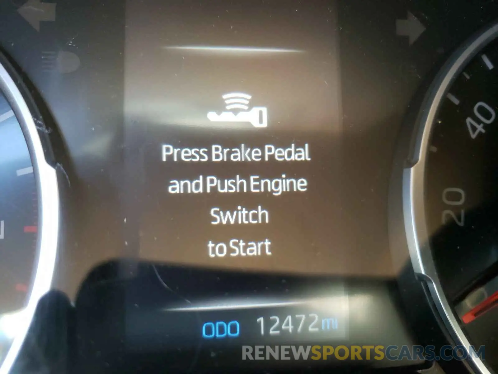 8 Photograph of a damaged car 2T3P1RFV0KW063083 TOYOTA RAV4 2019