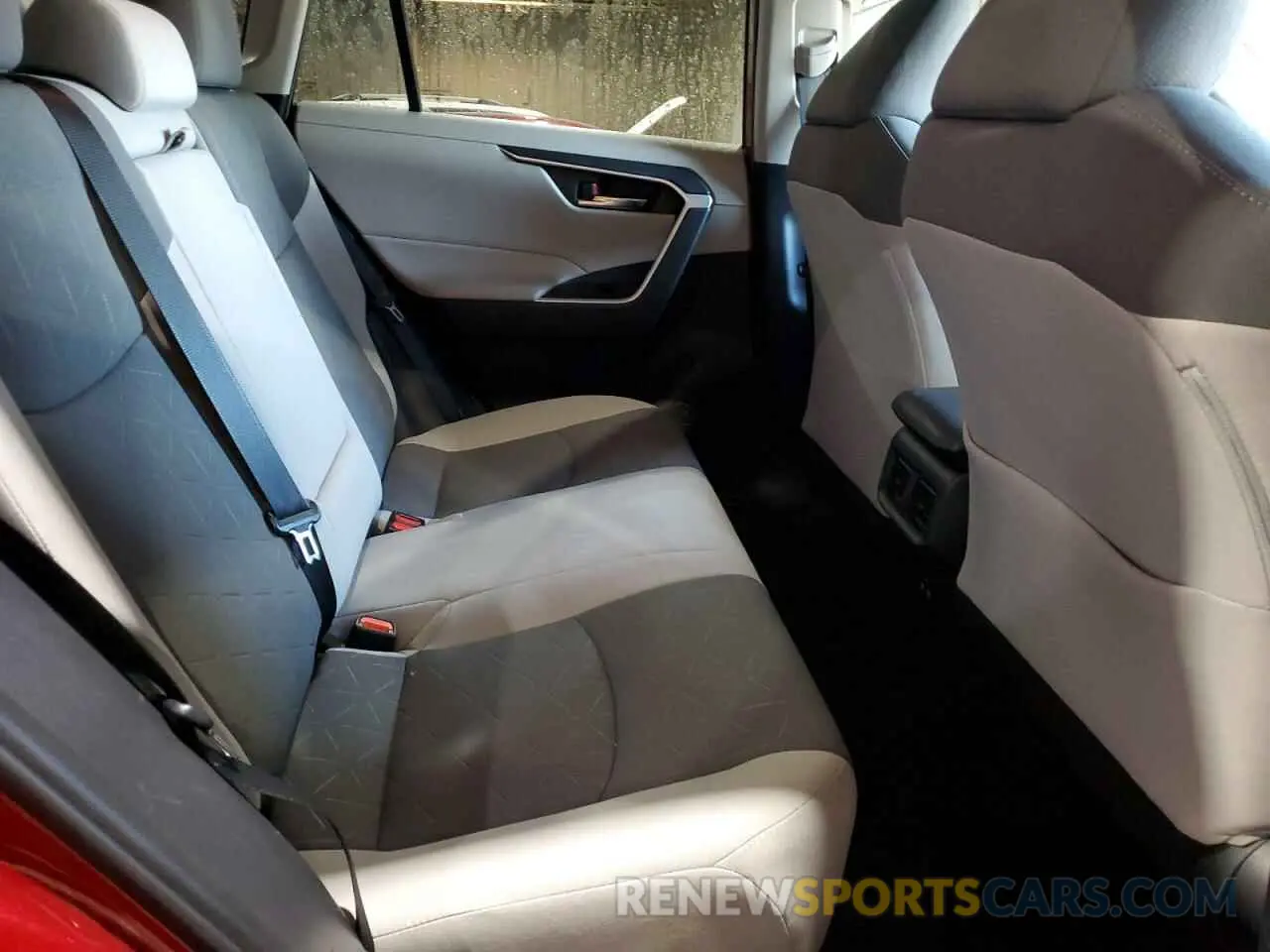 11 Фотография поврежденного автомобиля 2T3P1RFV0KW073337 TOYOTA RAV4 2019