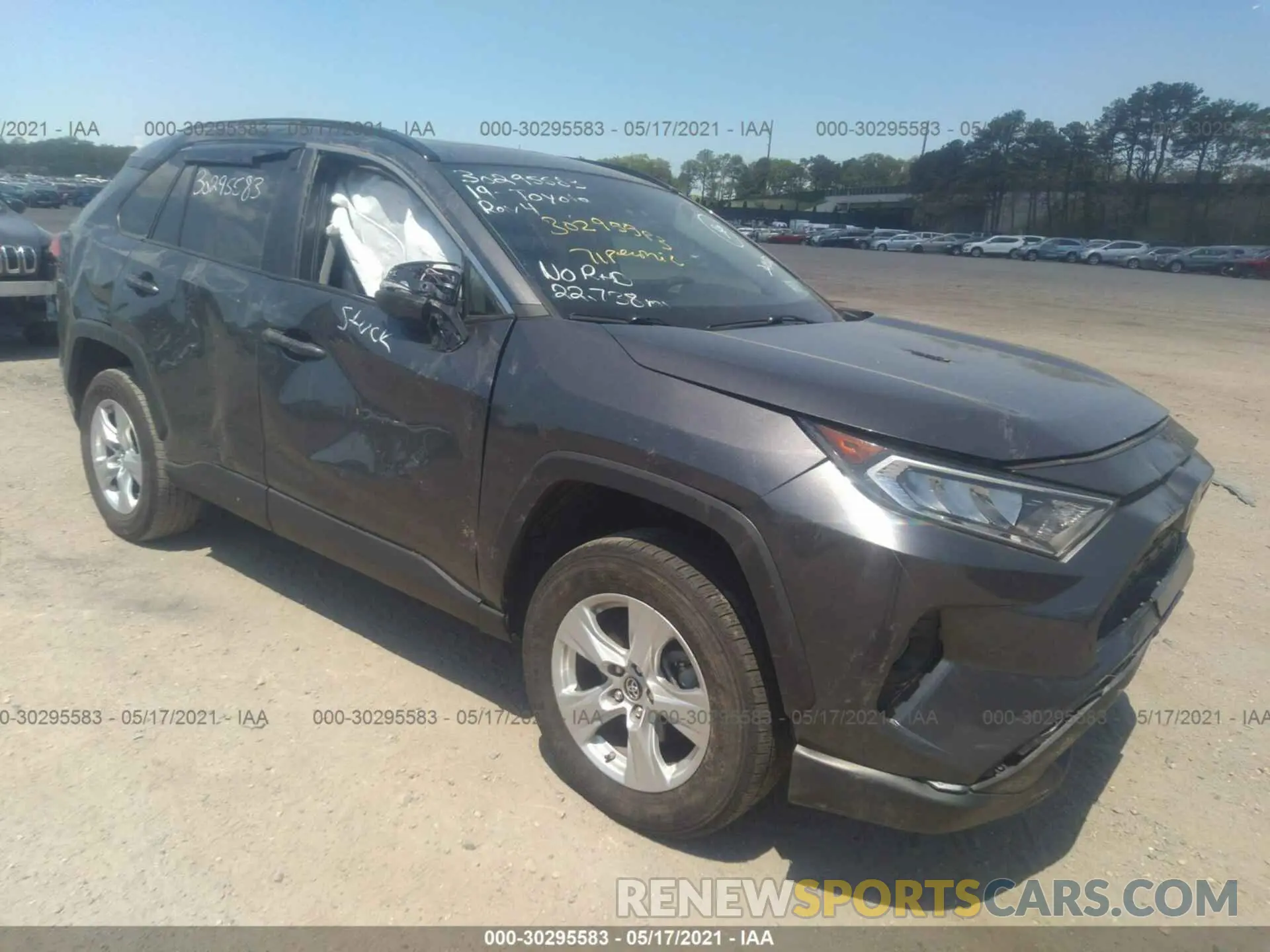 1 Photograph of a damaged car 2T3P1RFV1KC007025 TOYOTA RAV4 2019