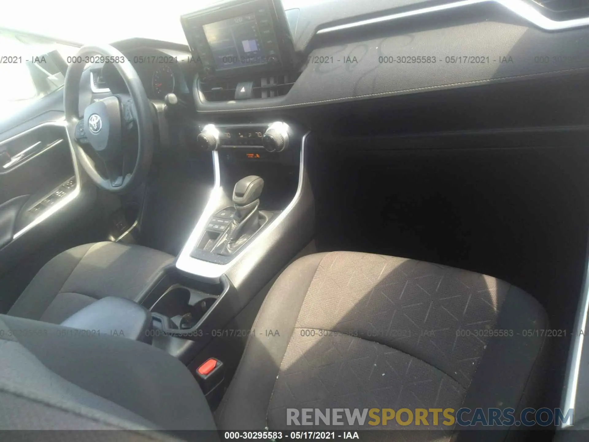 5 Photograph of a damaged car 2T3P1RFV1KC007025 TOYOTA RAV4 2019