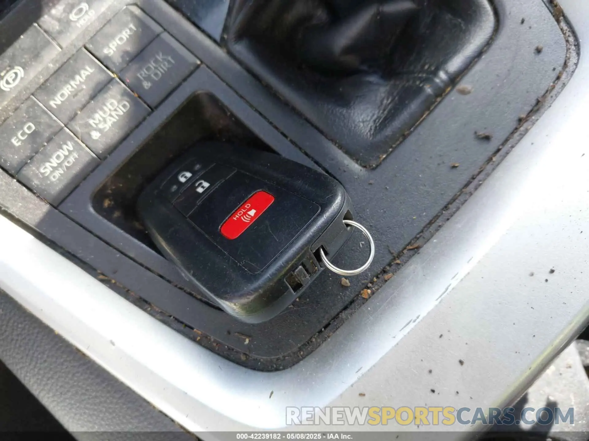 11 Photograph of a damaged car 2T3P1RFV1KC018445 TOYOTA RAV4 2019