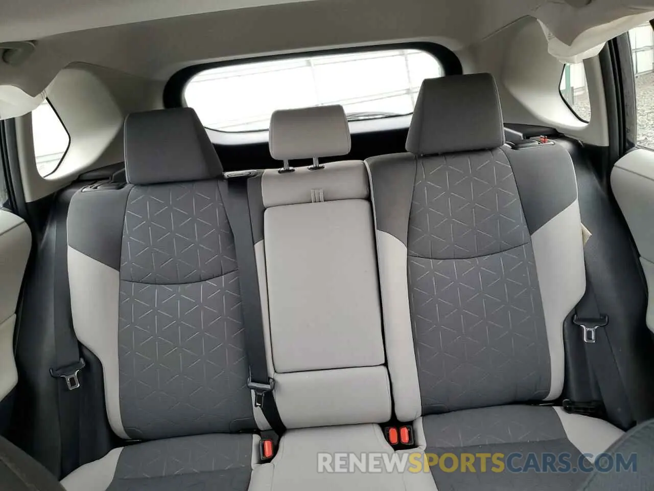 10 Photograph of a damaged car 2T3P1RFV1KW057681 TOYOTA RAV4 2019