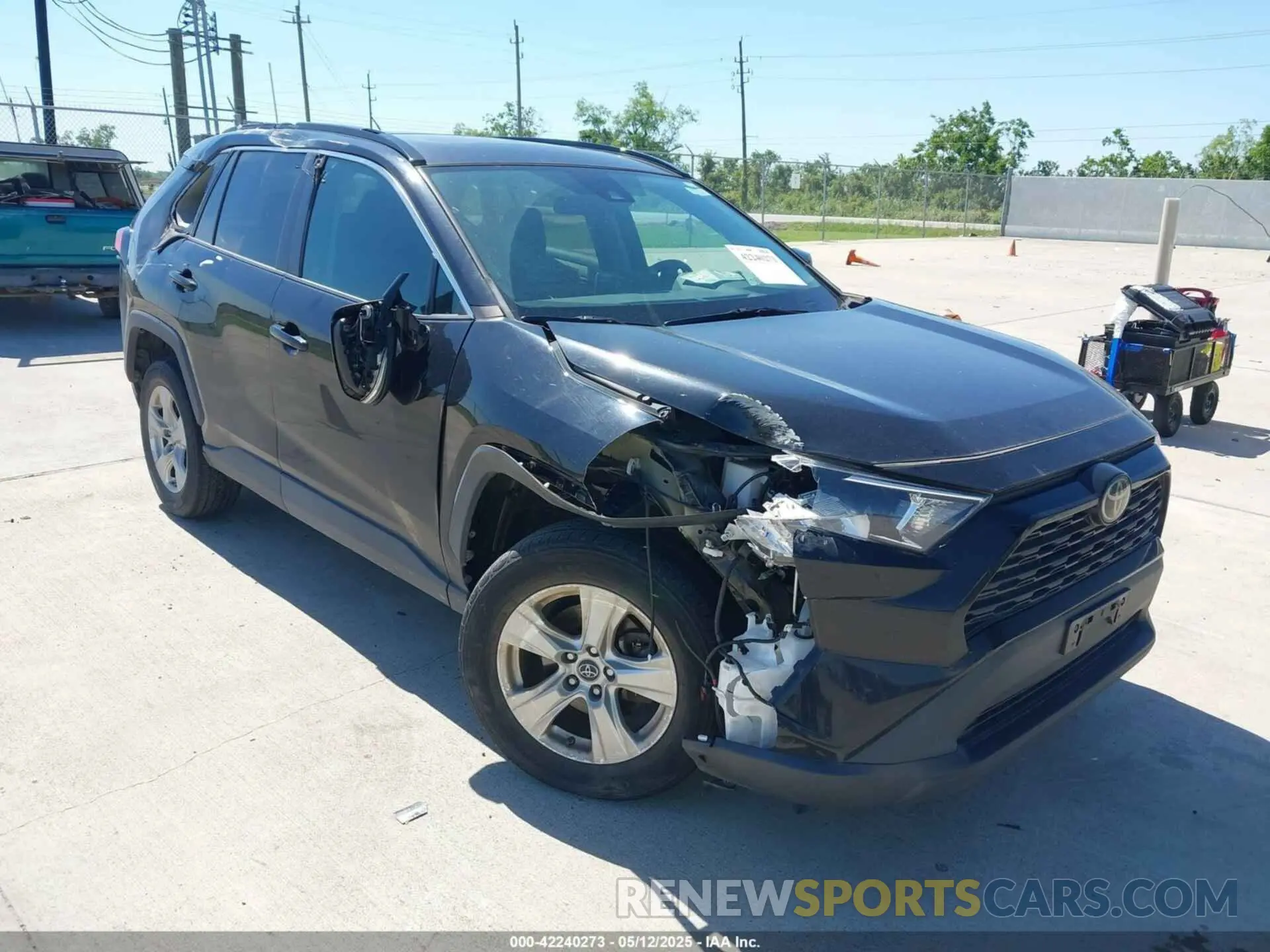 1 Photograph of a damaged car 2T3P1RFV1KW061777 TOYOTA RAV4 2019