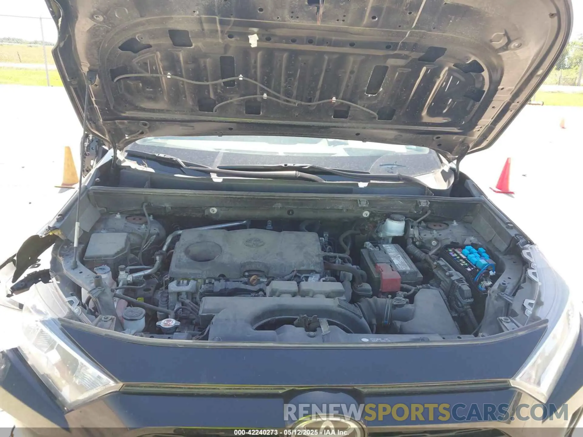 10 Photograph of a damaged car 2T3P1RFV1KW061777 TOYOTA RAV4 2019