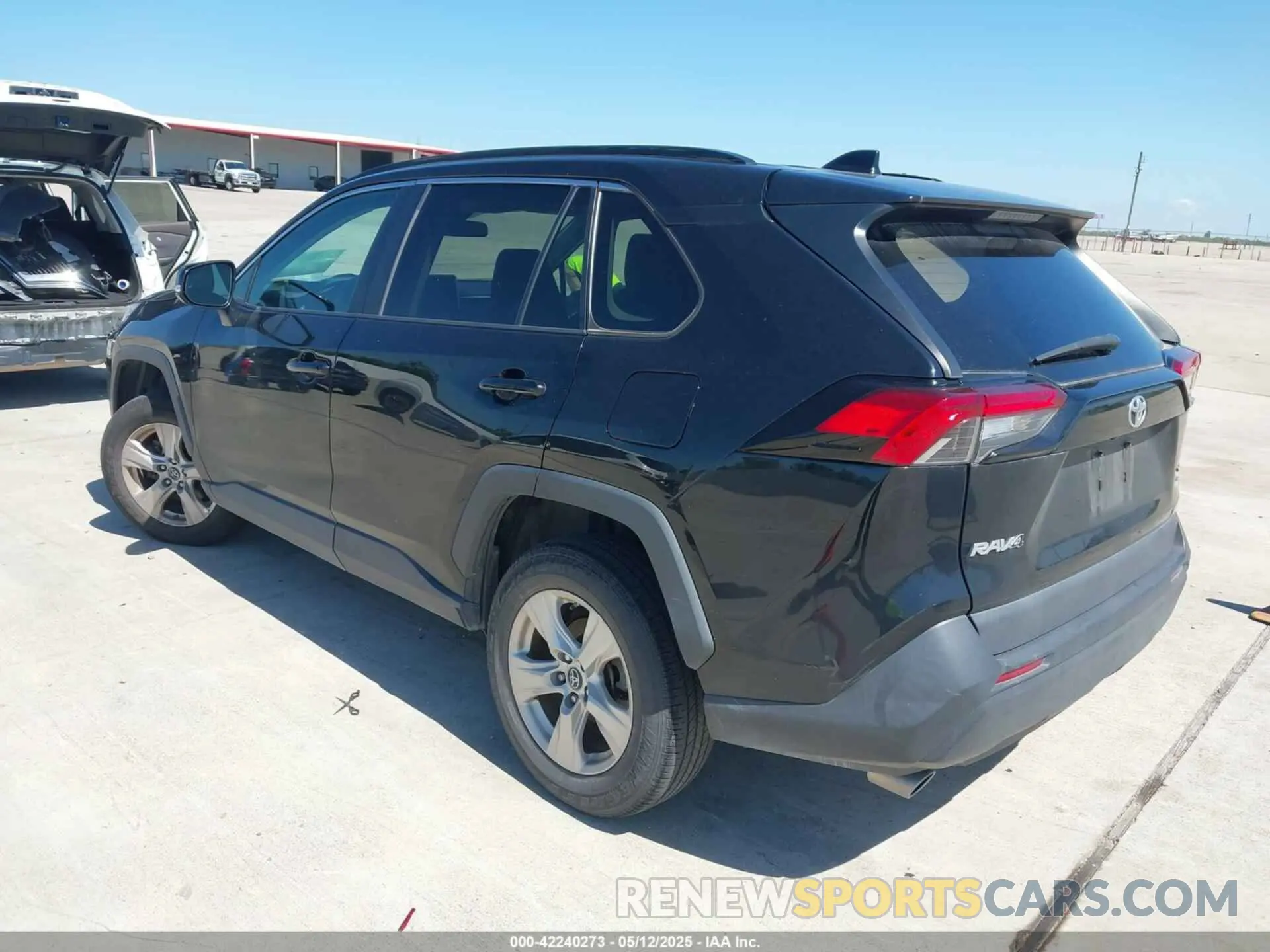 3 Photograph of a damaged car 2T3P1RFV1KW061777 TOYOTA RAV4 2019