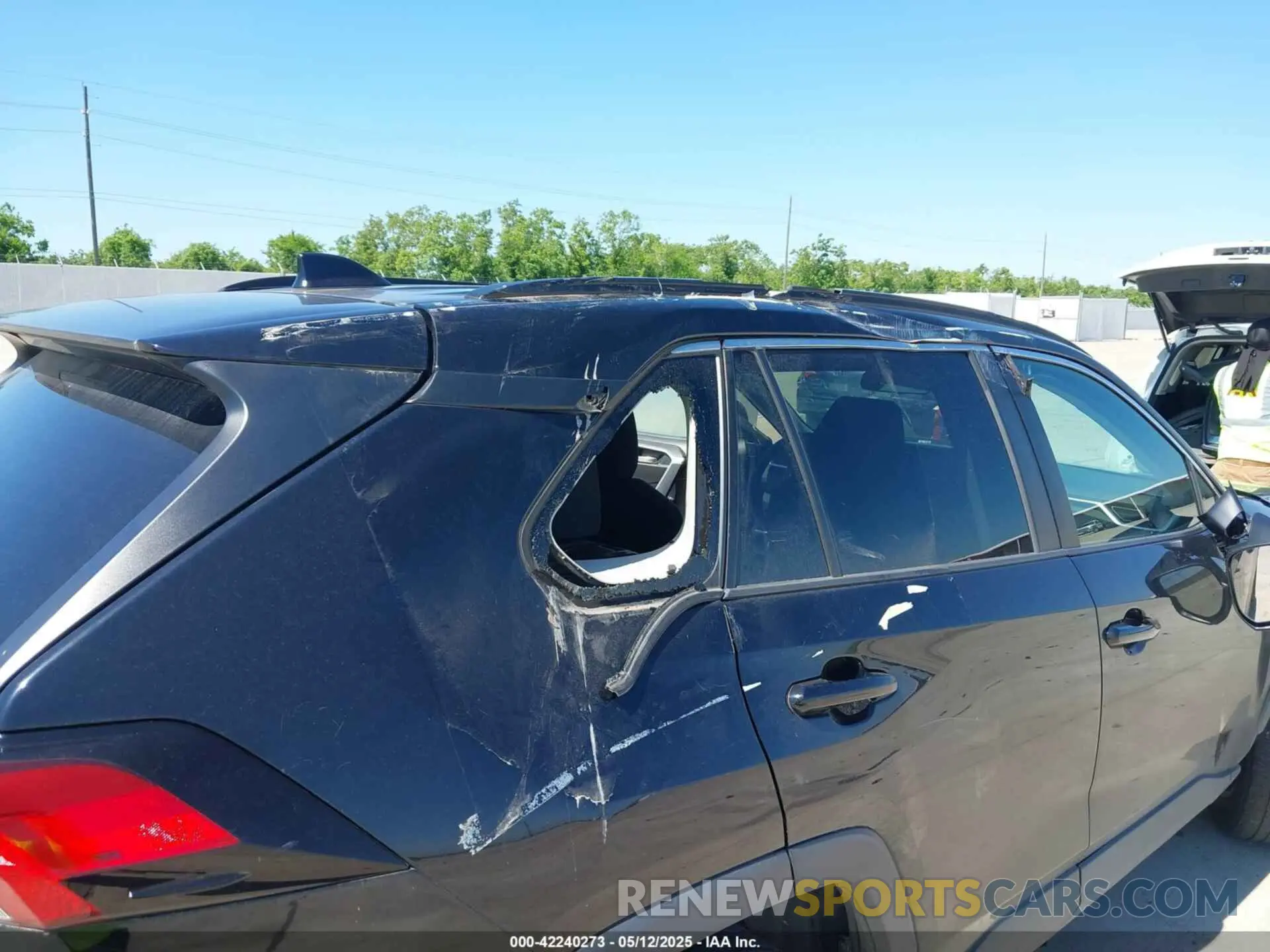 6 Photograph of a damaged car 2T3P1RFV1KW061777 TOYOTA RAV4 2019