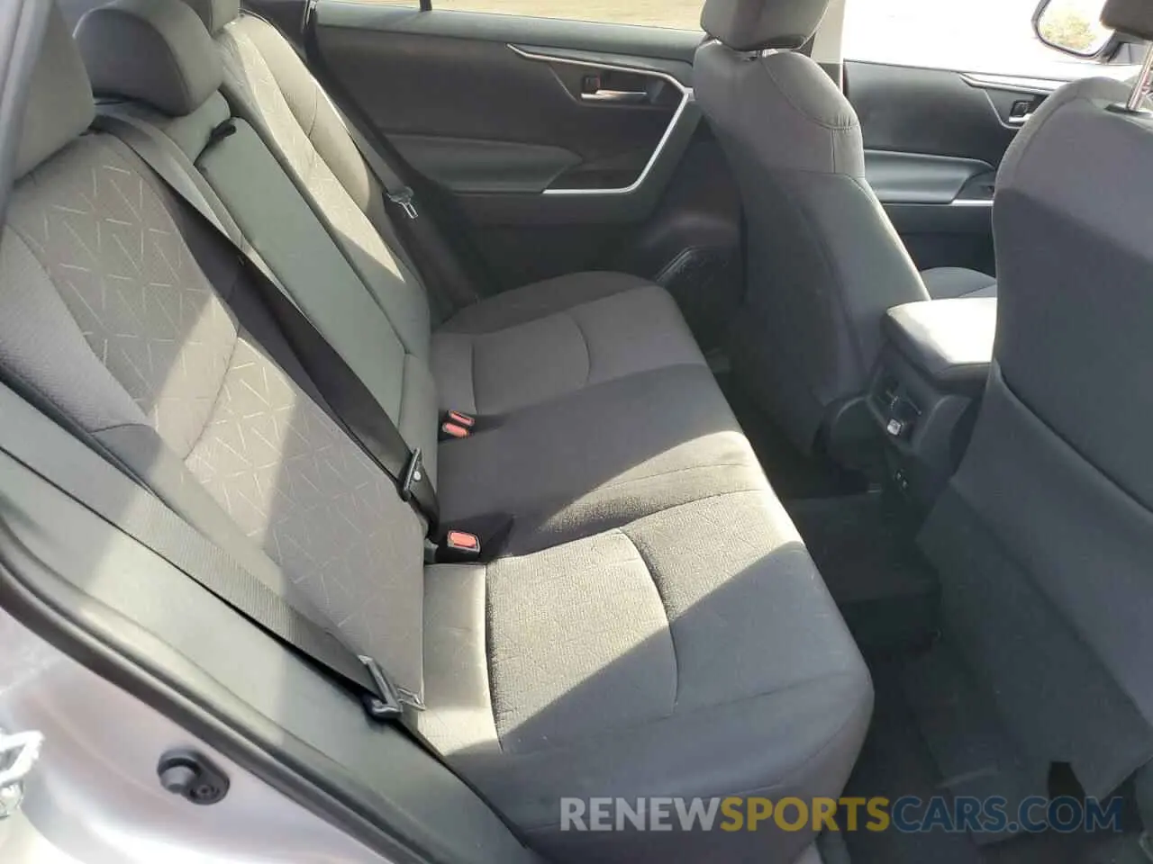 11 Photograph of a damaged car 2T3P1RFV2KC003601 TOYOTA RAV4 2019