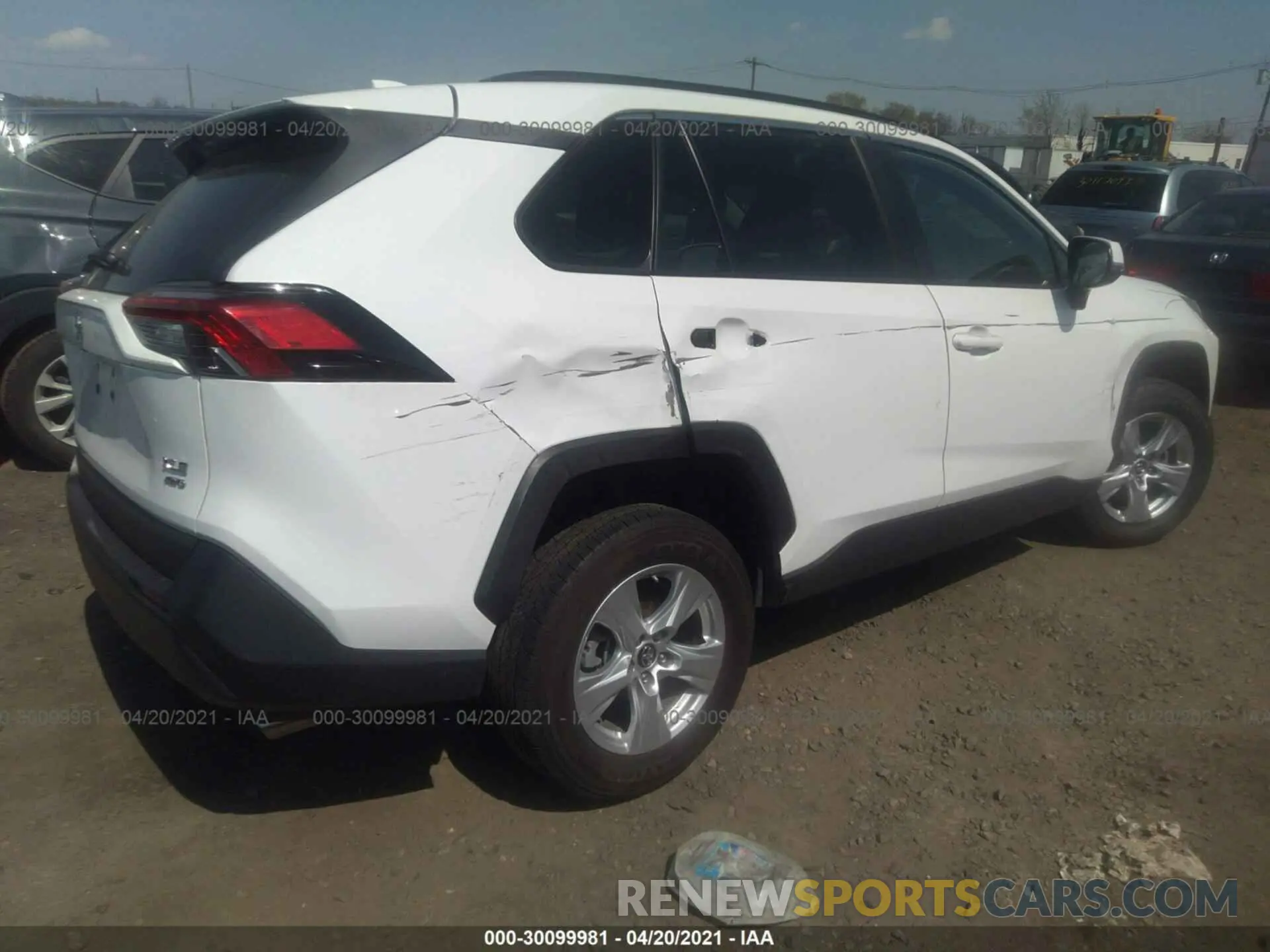 4 Photograph of a damaged car 2T3P1RFV2KC016705 TOYOTA RAV4 2019
