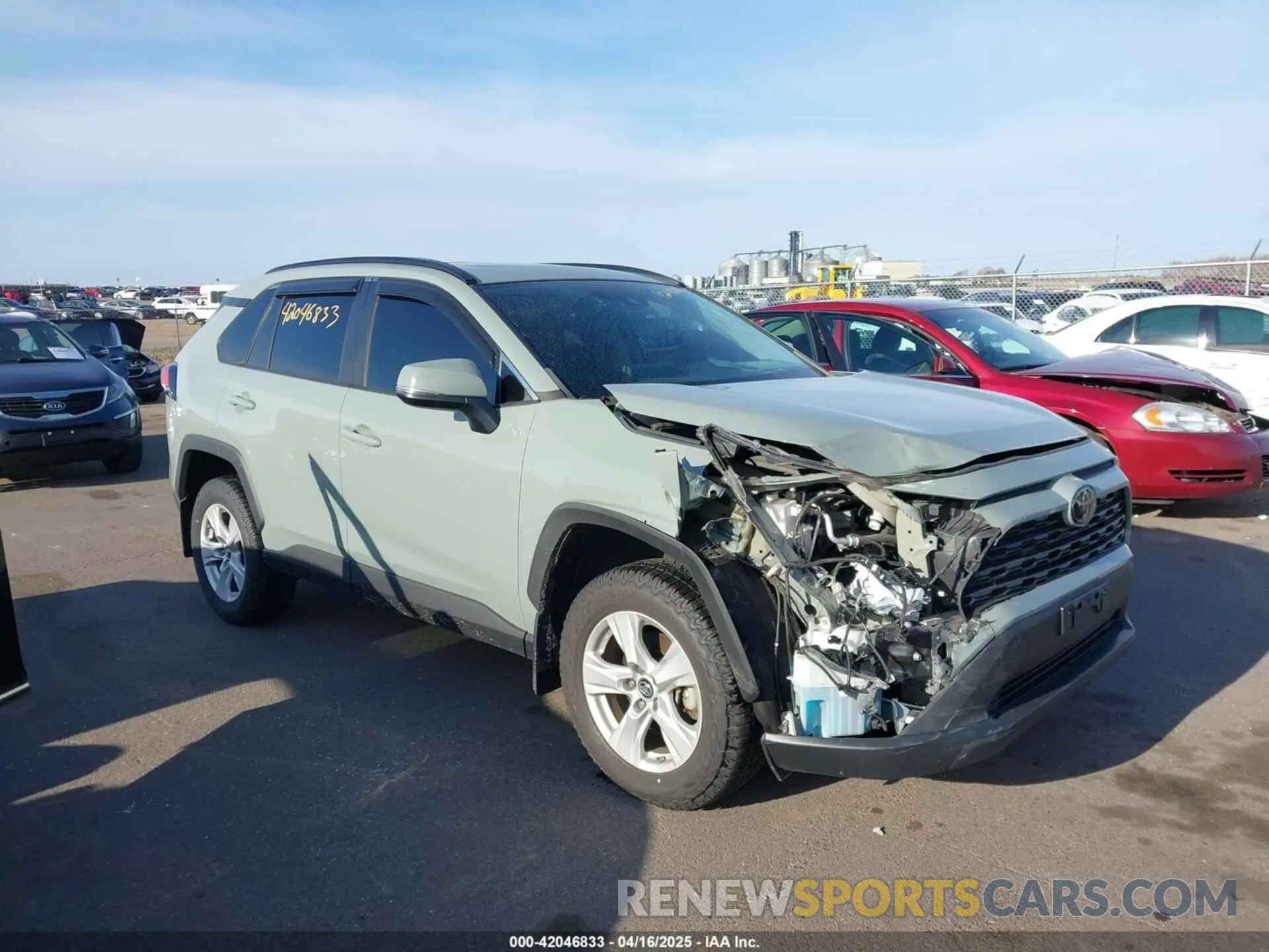 1 Photograph of a damaged car 2T3P1RFV2KW074876 TOYOTA RAV4 2019
