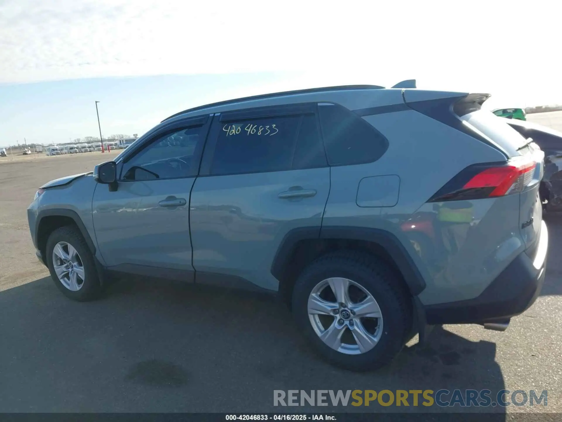 14 Photograph of a damaged car 2T3P1RFV2KW074876 TOYOTA RAV4 2019