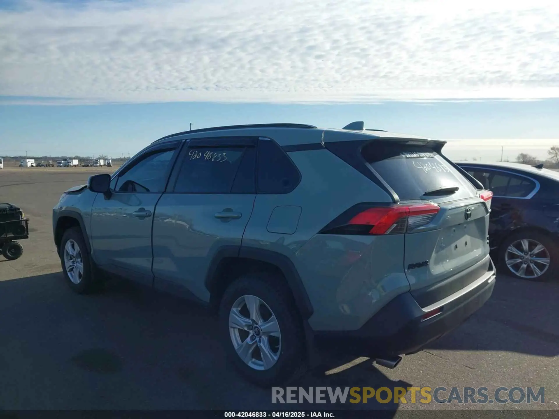 3 Photograph of a damaged car 2T3P1RFV2KW074876 TOYOTA RAV4 2019
