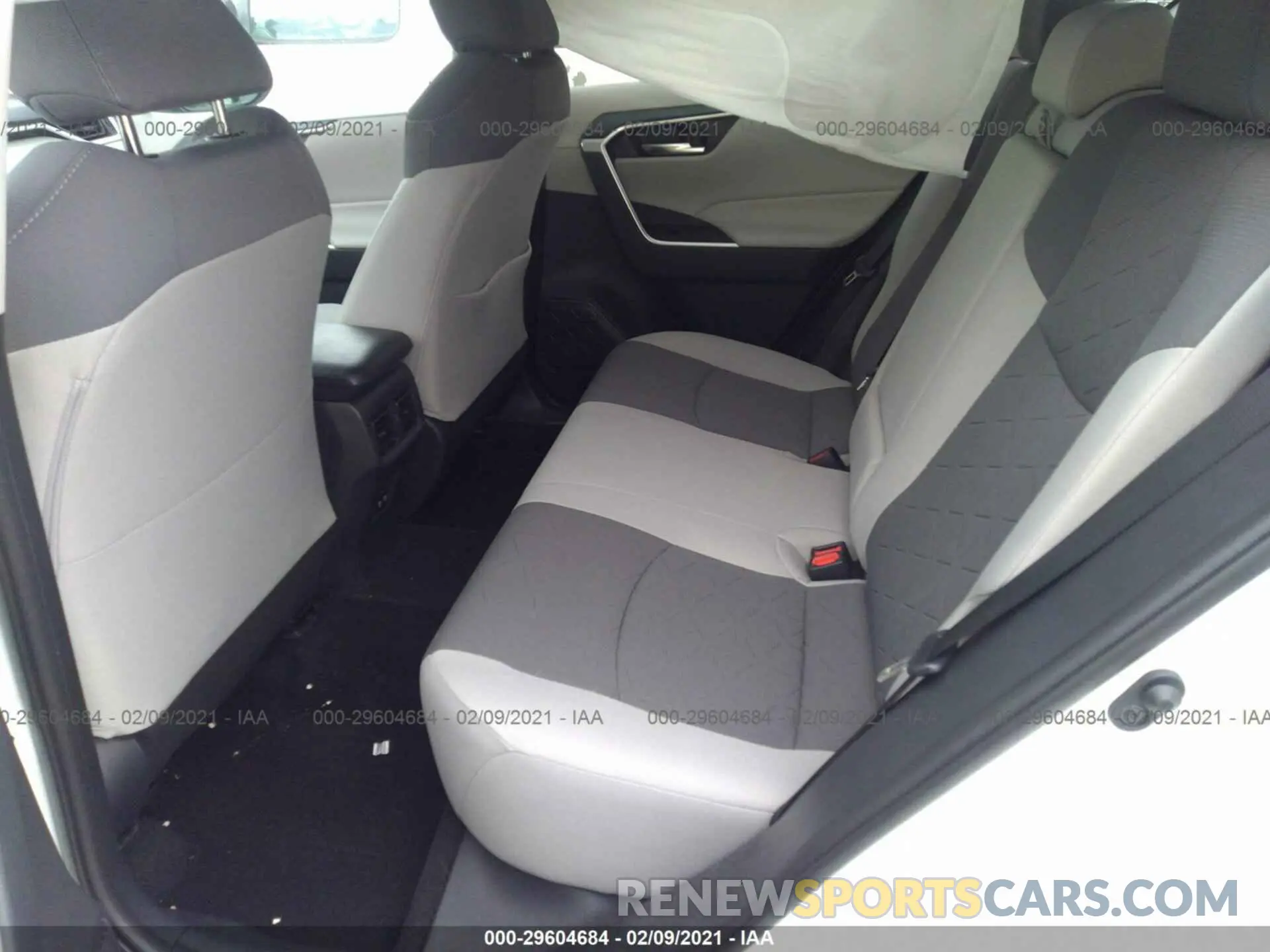 8 Photograph of a damaged car 2T3P1RFV2KW081858 TOYOTA RAV4 2019