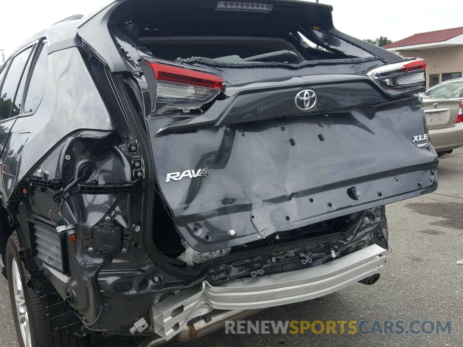 9 Photograph of a damaged car 2T3P1RFV3KC057943 TOYOTA RAV4 2019