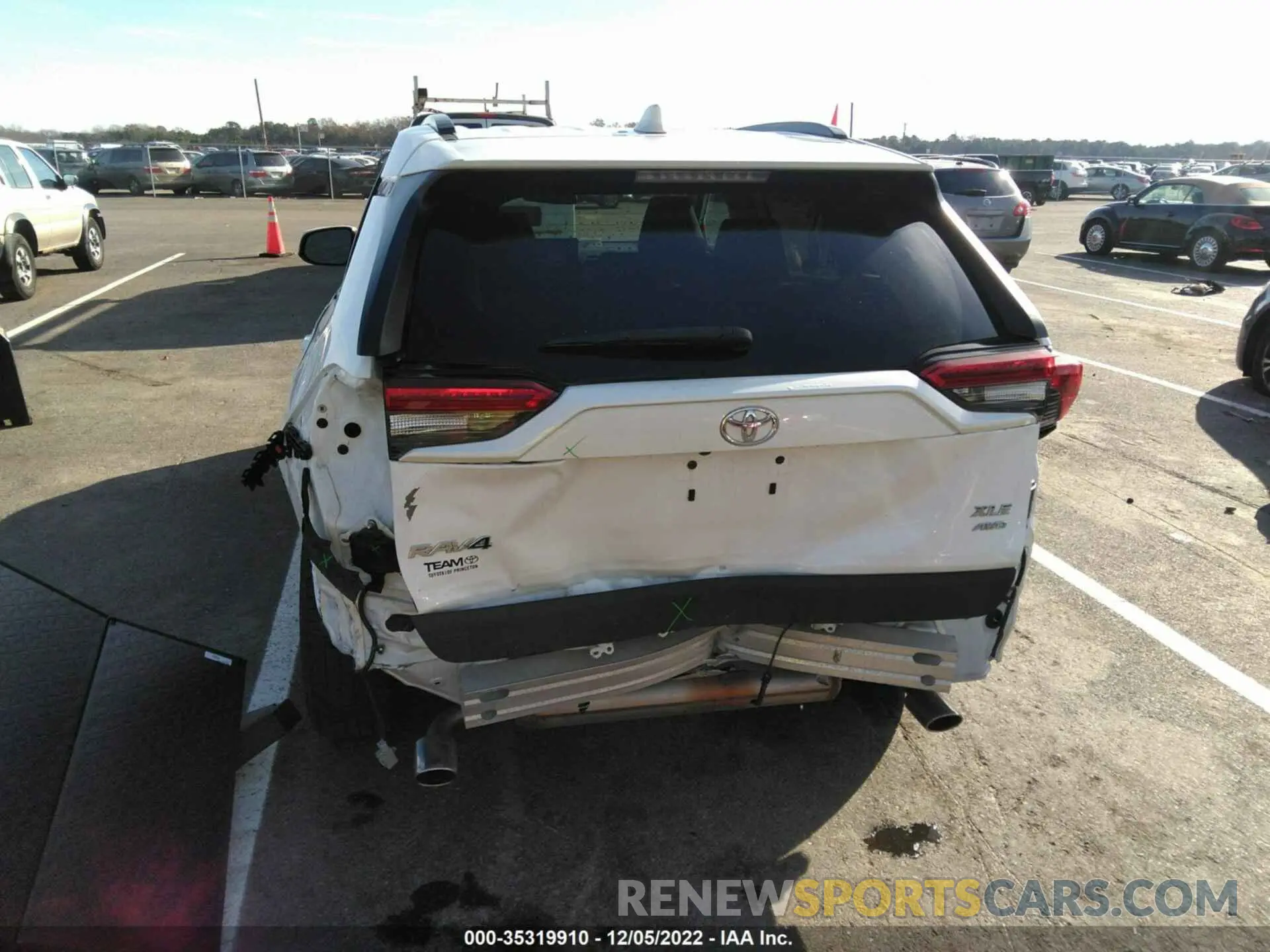6 Фотография поврежденного автомобиля 2T3P1RFV3KW014010 TOYOTA RAV4 2019