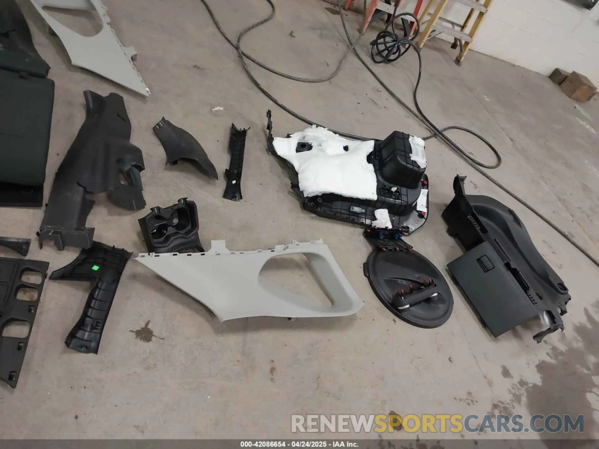 15 Фотография поврежденного автомобиля 2T3P1RFV3KW017781 TOYOTA RAV4 2019