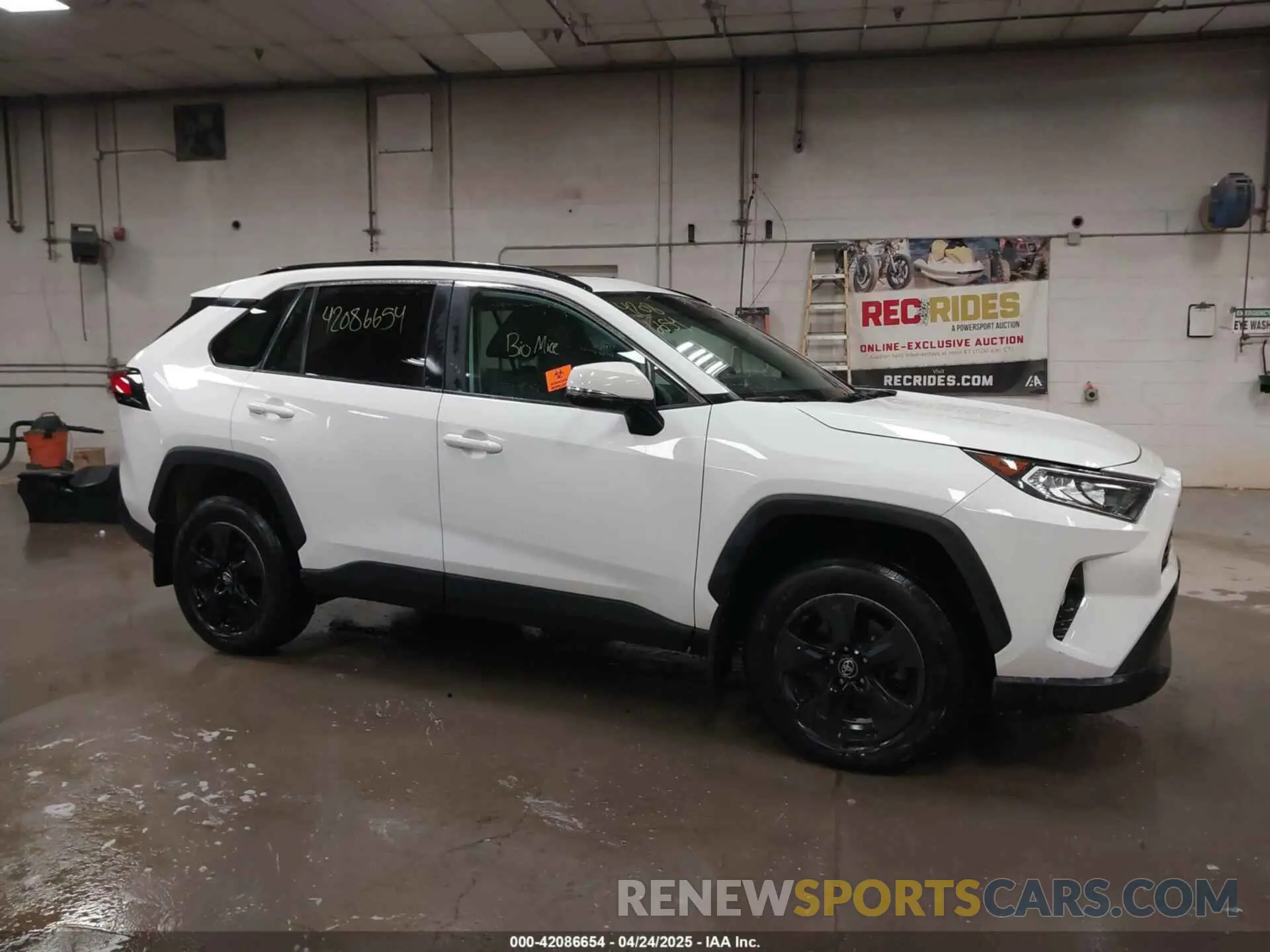 16 Фотография поврежденного автомобиля 2T3P1RFV3KW017781 TOYOTA RAV4 2019