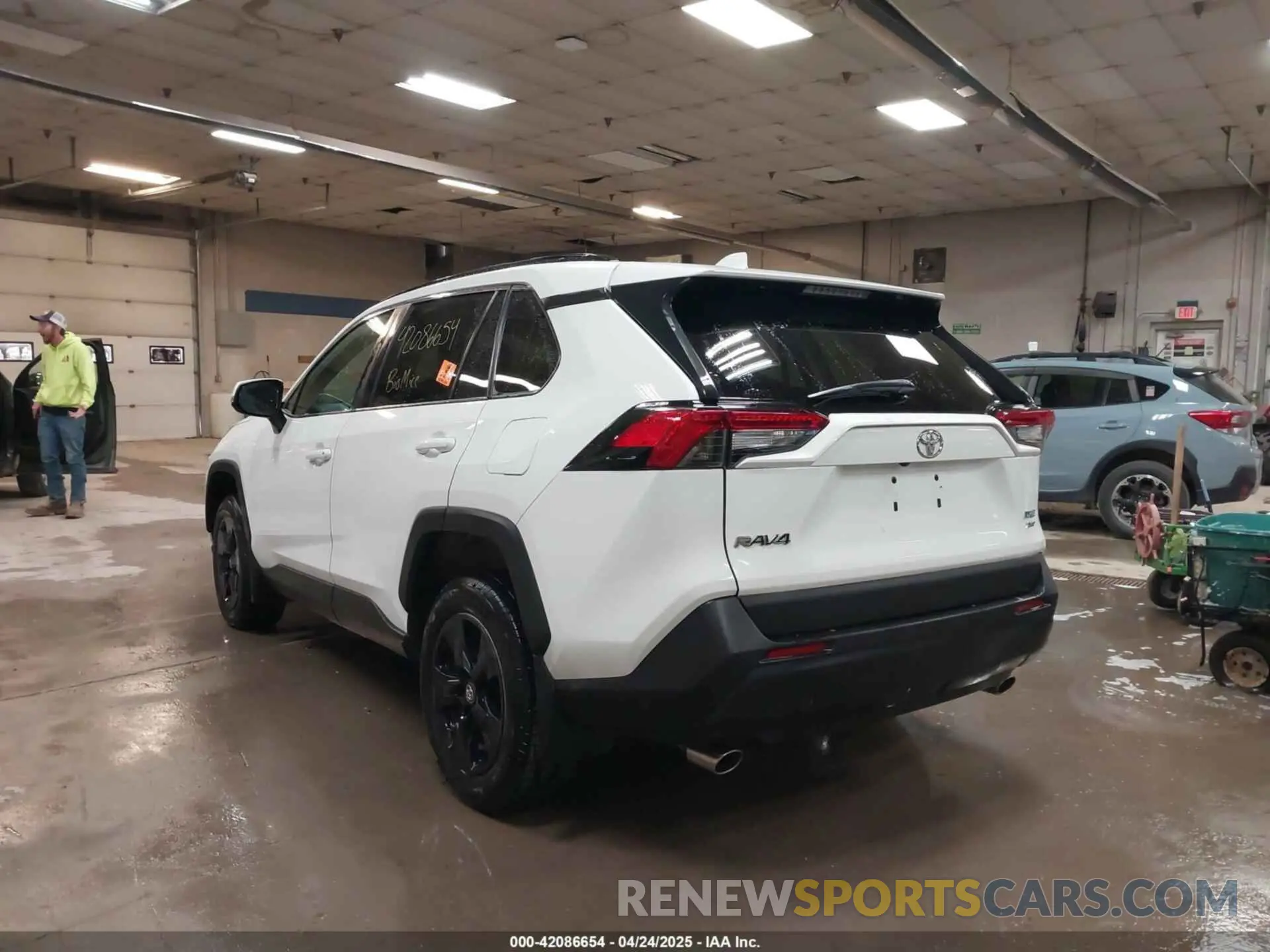 3 Фотография поврежденного автомобиля 2T3P1RFV3KW017781 TOYOTA RAV4 2019