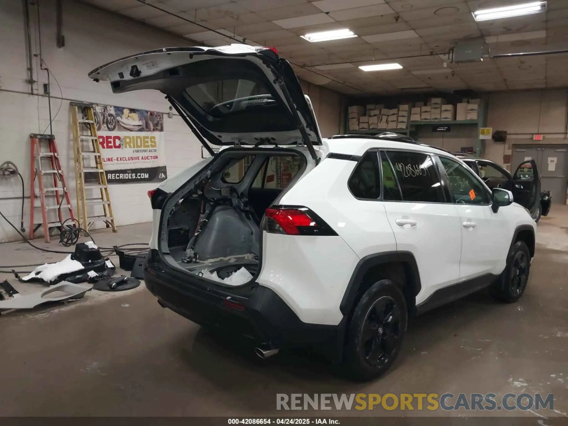 4 Фотография поврежденного автомобиля 2T3P1RFV3KW017781 TOYOTA RAV4 2019